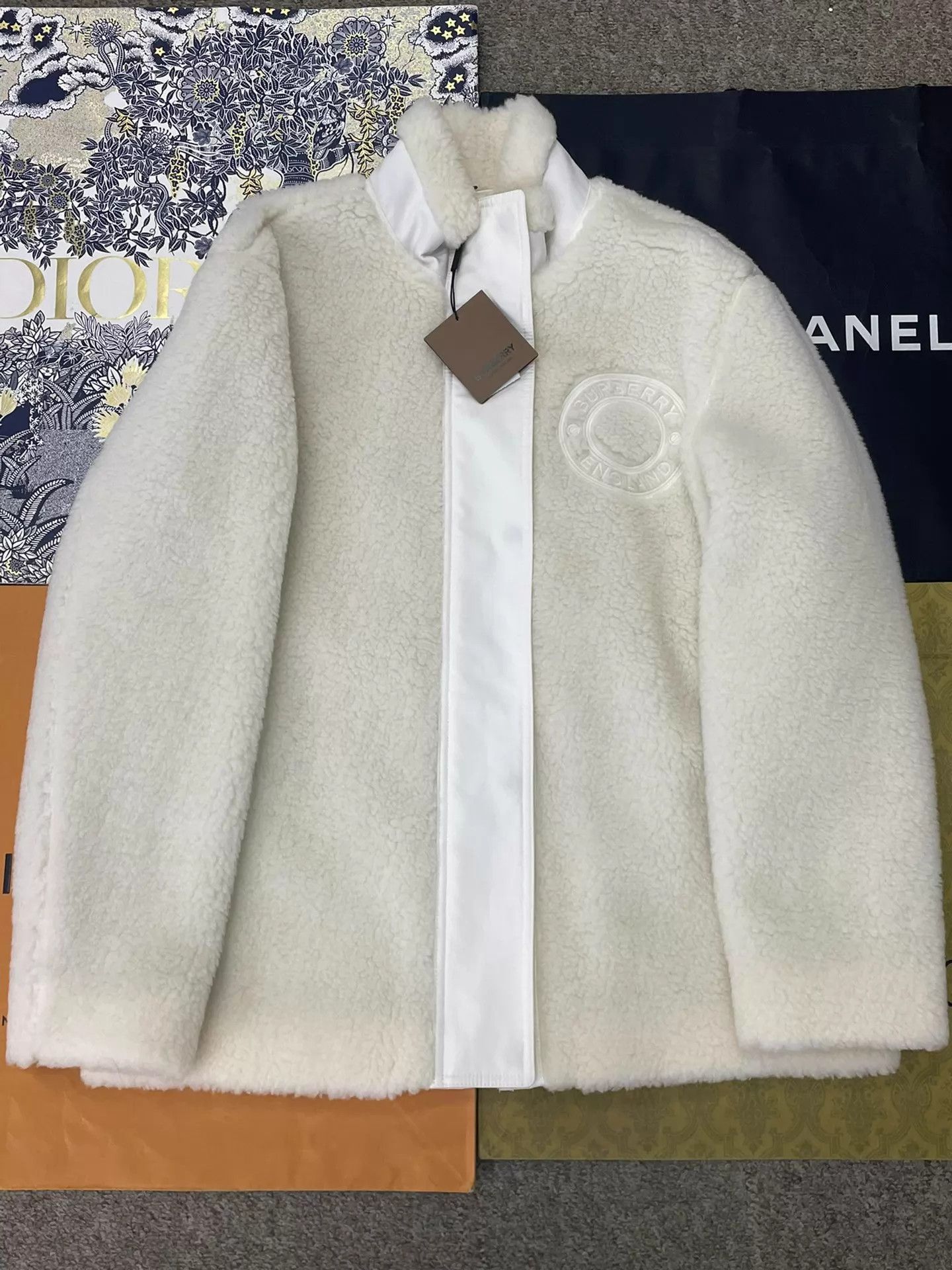 Burberry Burberry White Teddy Coat UK10 New Size M / US 6-8 / IT 42-44 - 1 Thumbnail