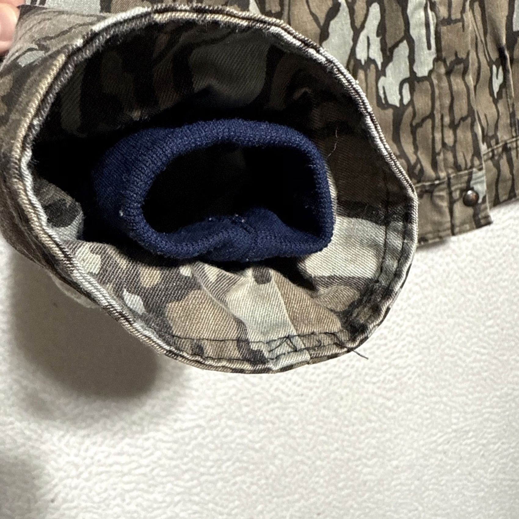Vintage VINTAGE Cabela's Trebark Camo Quilt Lined Cropped Detroit Jacket Women’s Size 16 Womens 90s Camouflage Zip Jacket Size XXL / US 16-18 / IT 52-54 - 4 Thumbnail