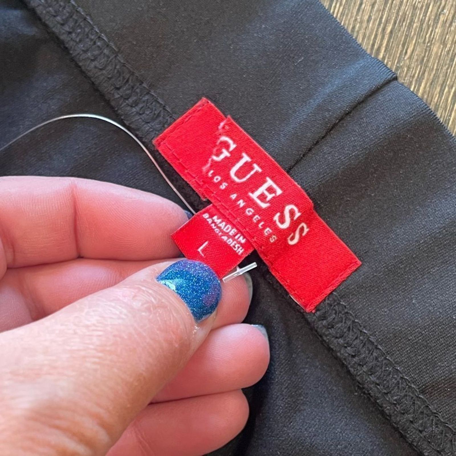 Guess NWOT Guess Black Cropped Capri Leggings Logo Print Size L Size 31" - 5 Thumbnail