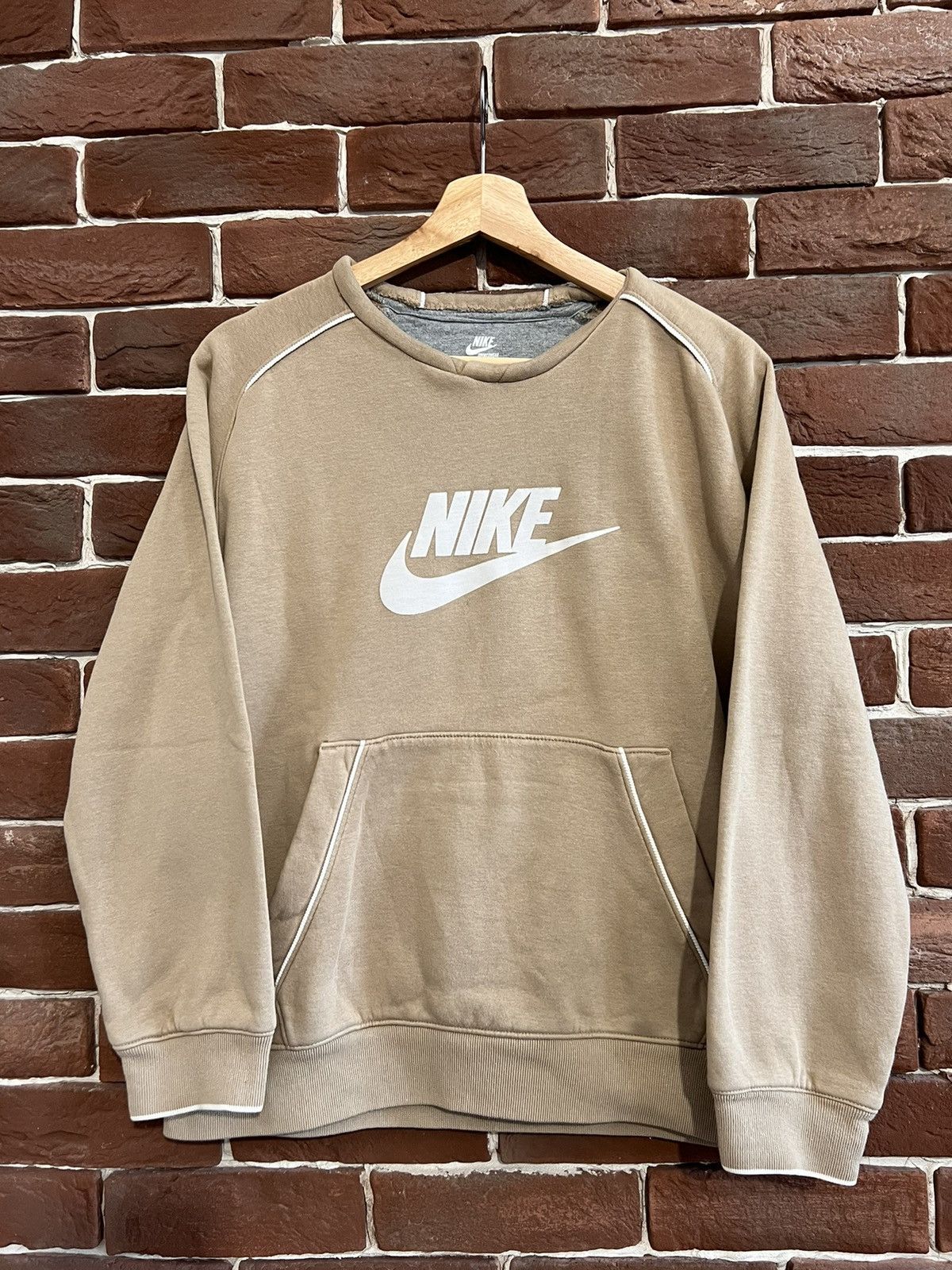 00s Nike Vintage Y2k Logo Big Swoosh Beige Crewneck Rare