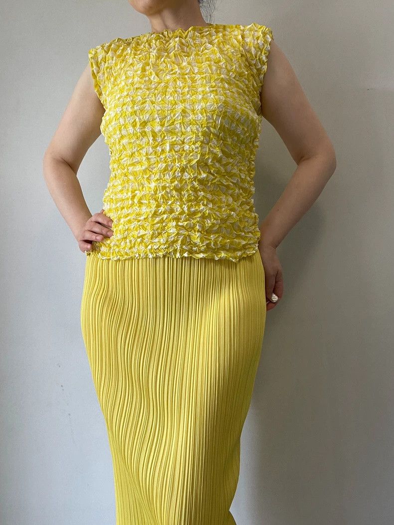 Issey Miyake Issey Miyake size:one size Yellow pleated top Size XS / US 0-2 / IT 36-38 - 5 Thumbnail