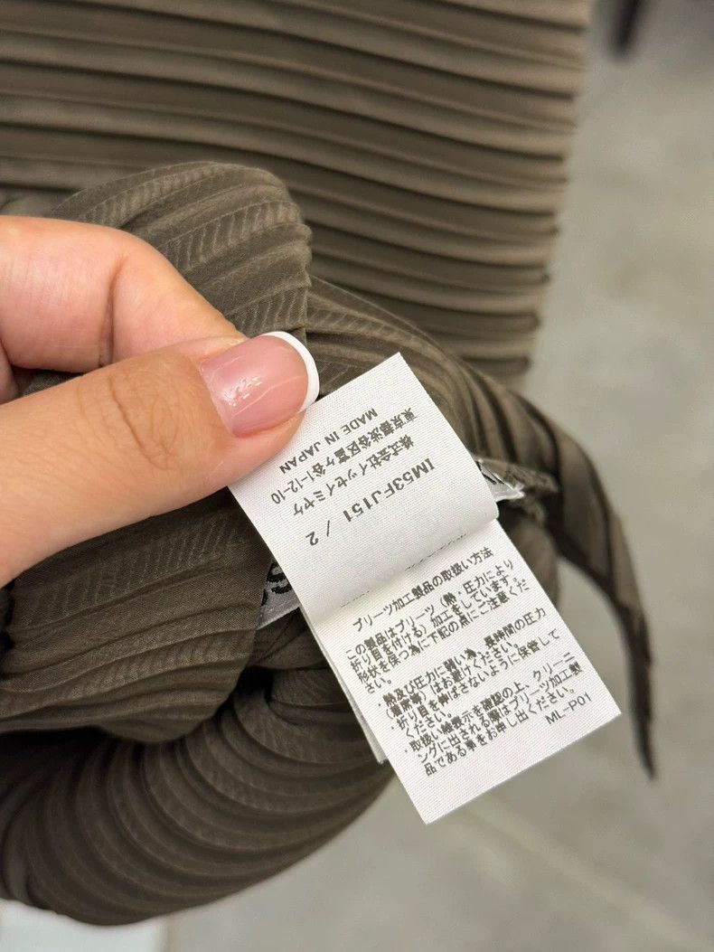 Issey Miyake Issey Miyake size:2 Khaki asymmetrical pleated vest Size S / US 4 / IT 40 - 5 Thumbnail