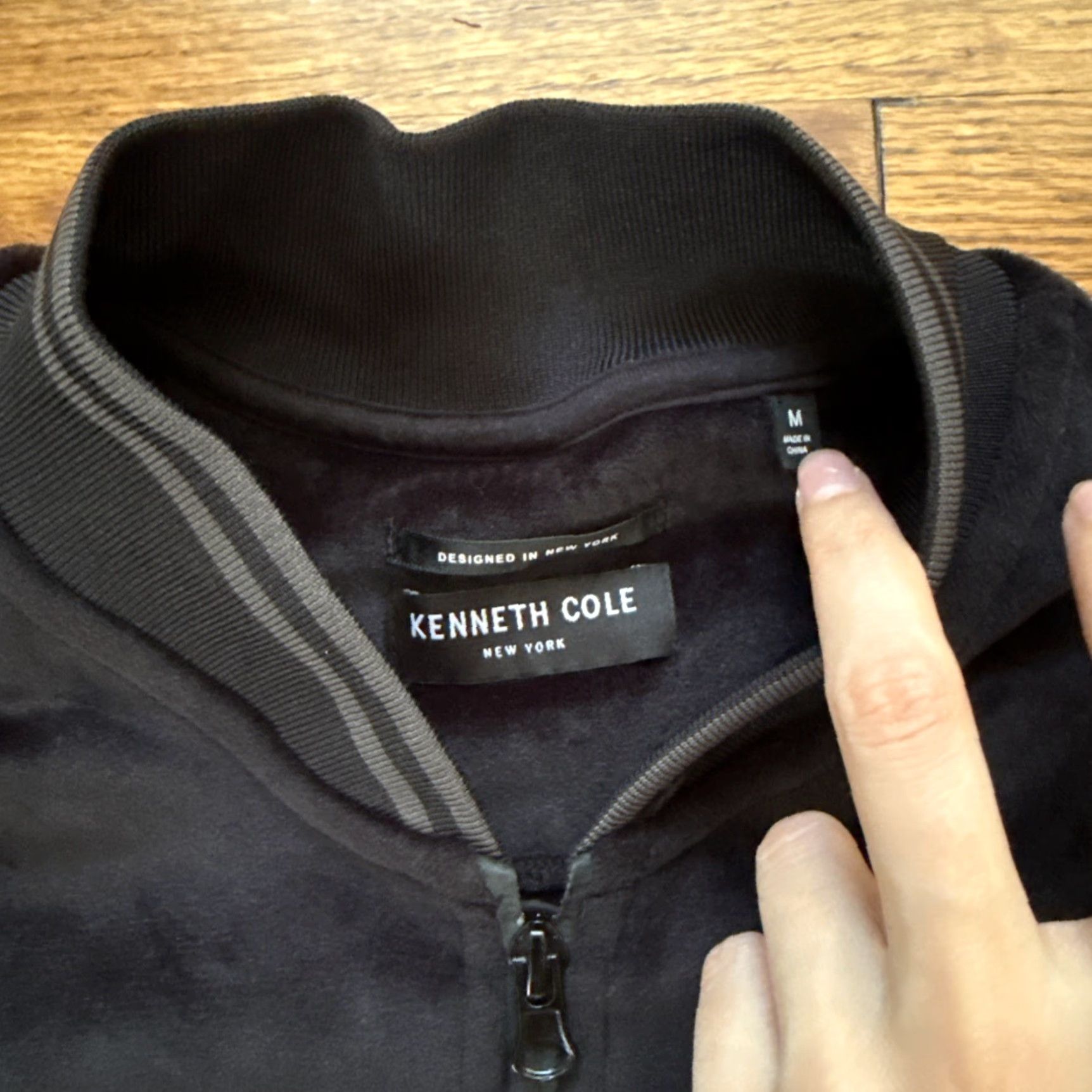 Kenneth Cole Kenneth Cole Mens Velour Full Zip Bomber Jacket M Black Velour Full Zip Bomber Jacket Mens C24 Size US M / EU 48-50 / 2 - 4 Thumbnail