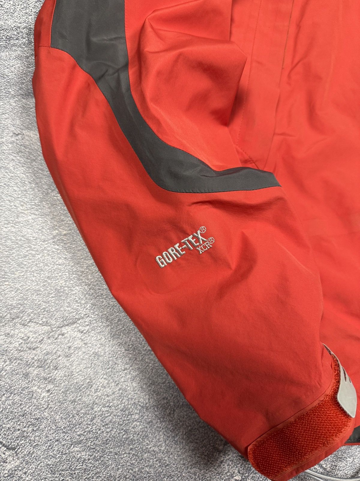 The North Face Outdoor The North Face Jacket Goretex TNF Size US M / EU 48-50 / 2 - 8 Thumbnail