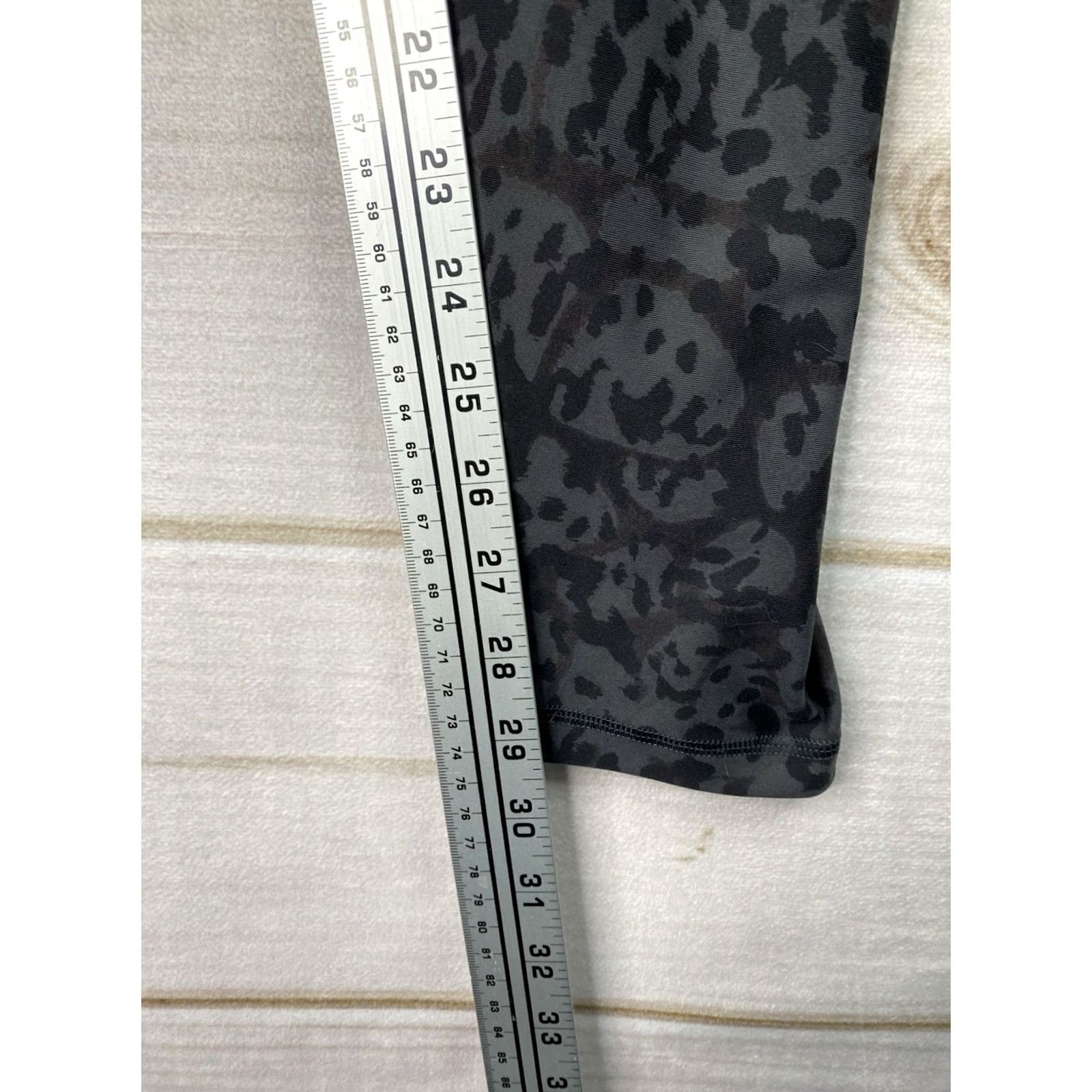 Old Navy Old Navy Active Powersoft Leggings Gray Black Cheetah Animal Print High Rise Gym Size 40" / US 18 - 7 Thumbnail