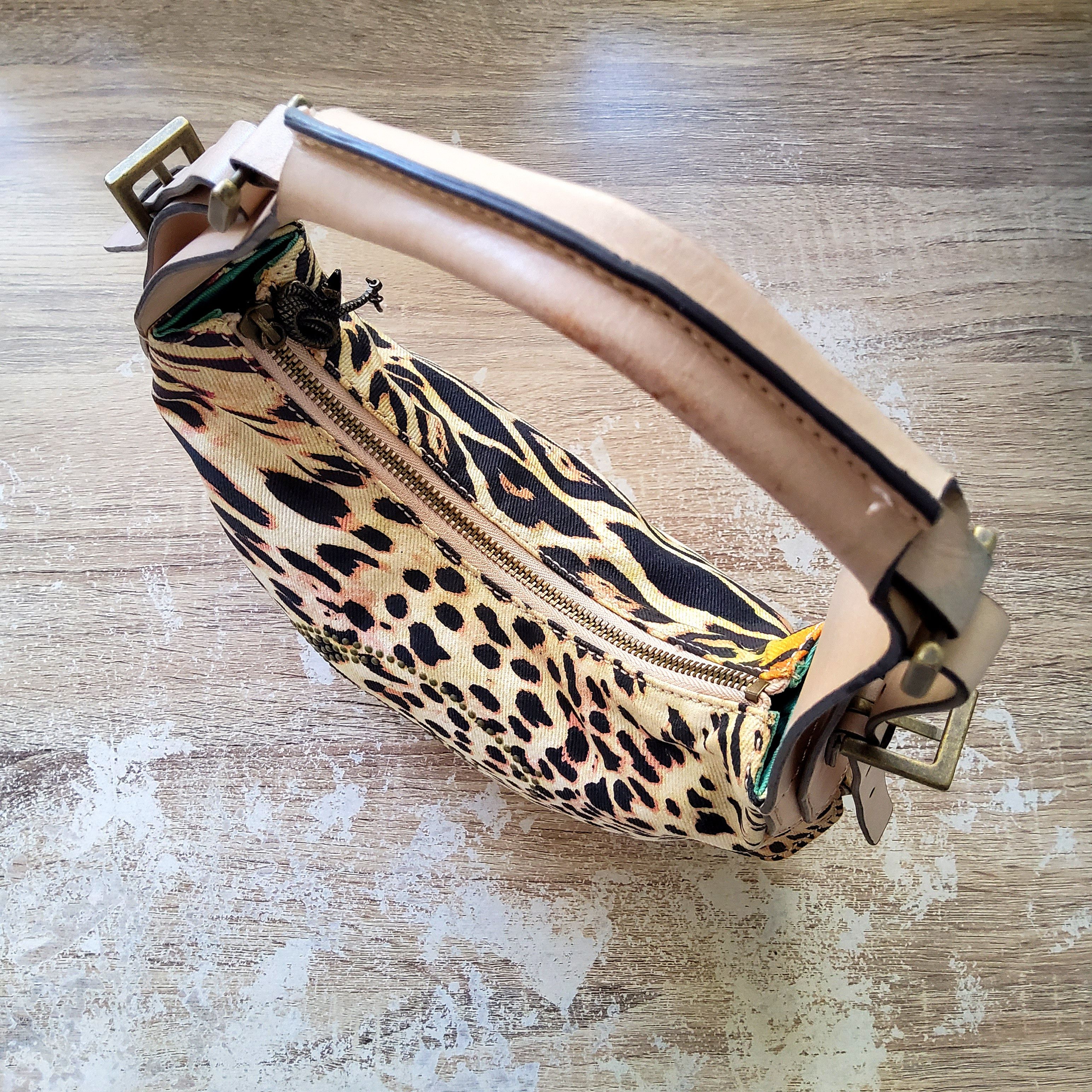 Roberto Cavalli Roberto Cavalli vintage y2k studded leopard shoulder handbag Size ONE SIZE - 8 Thumbnail