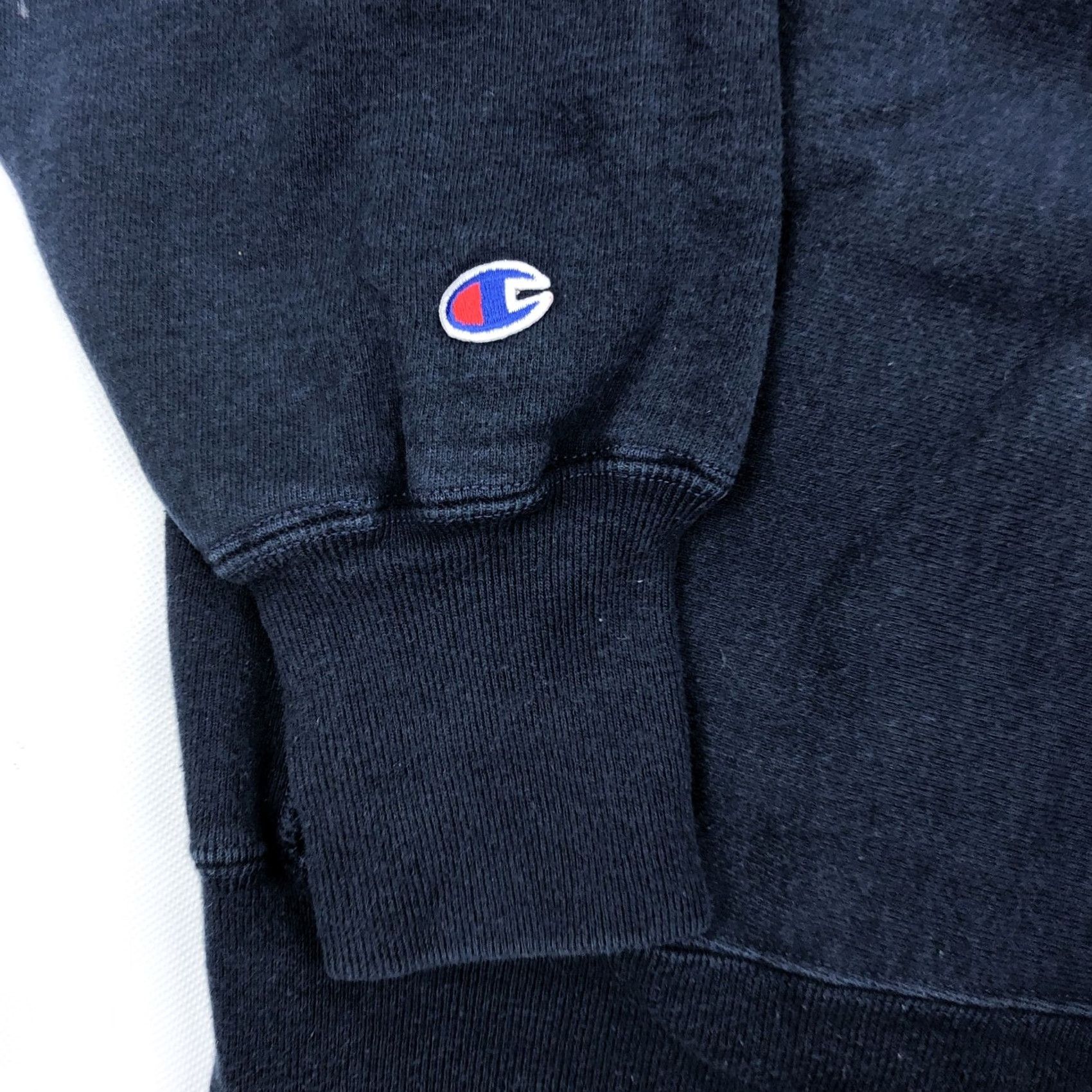 Champion VINTAGE Champion Reverse Weave Notre Dame Sweatshirt Men's L Crew Neck Navy Blue Embroidered Logo Text Patch Ribbed Cuffs Pockets Size US L / EU 52-54 / 3 - 4 Thumbnail