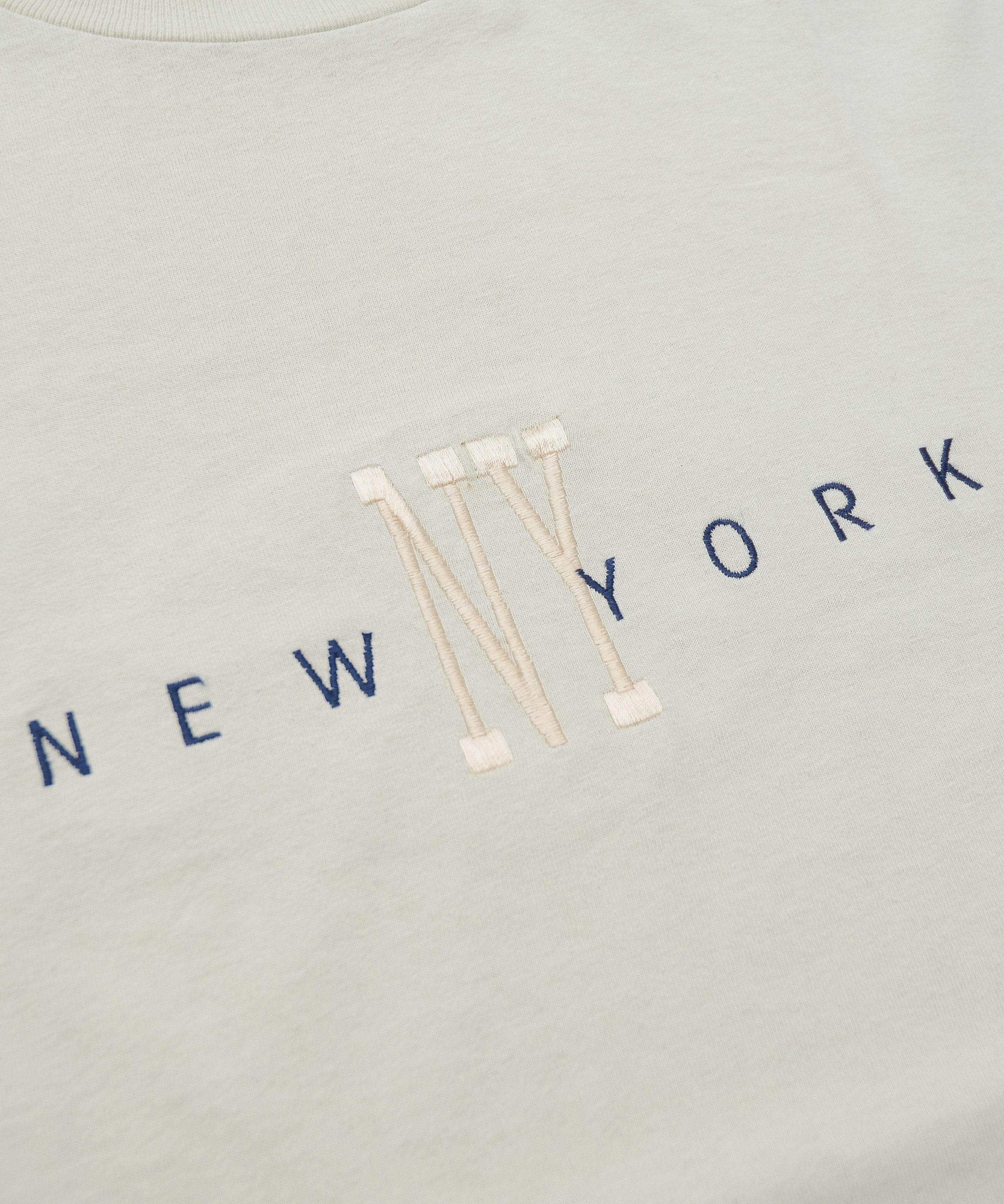 Vintage Vintage Y2K New York City Gildan T-Shirt sz XL Embroider Size US XL / EU 56 / 4 - 7 Thumbnail