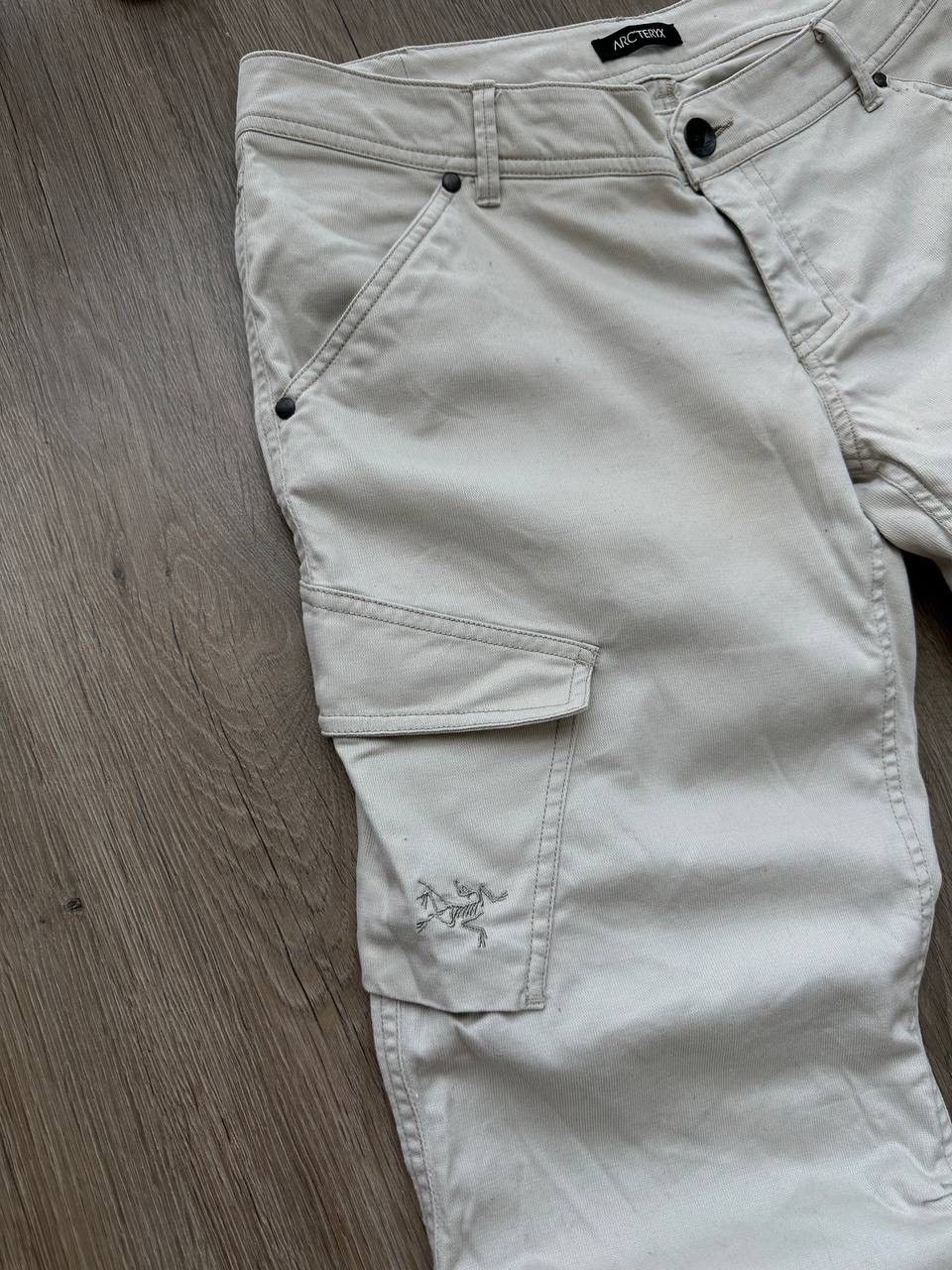 Arc'teryx × Vintage Vintage Arc’Teryx Cargo Outdoor White Pants Size US 30 / EU 46 - 9 Thumbnail