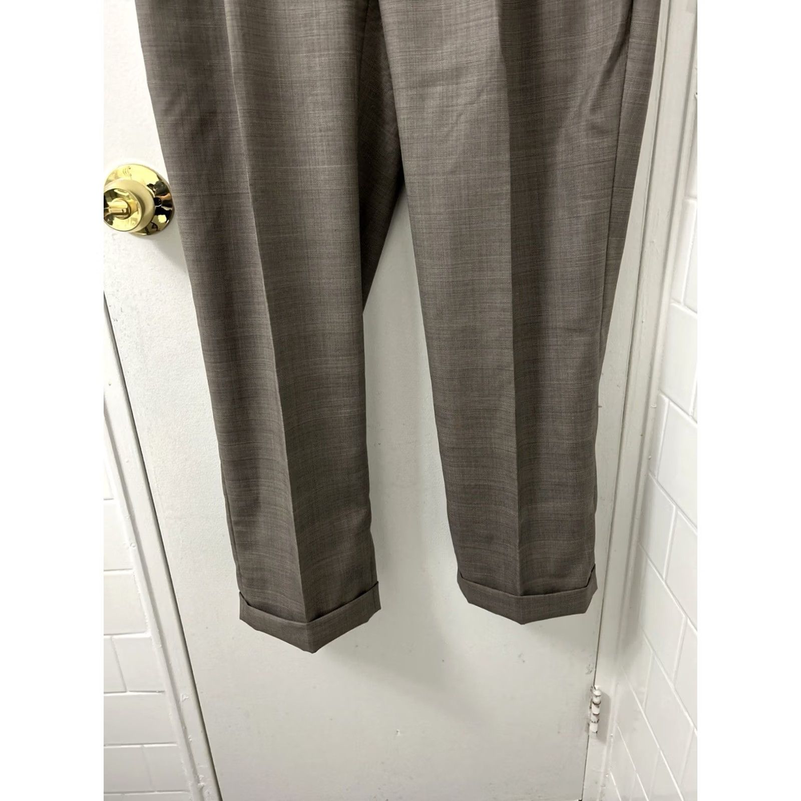 Brooks Brothers Brooks Brothers 346 Pants Mens 36x29 Brown Plaid 100% Wool YKK Cuffed Pleated Dress Pants Mens Regular Brown Plaid Wool Blend Classic Madison Fit Size US 36 / EU 52 - 3 Thumbnail
