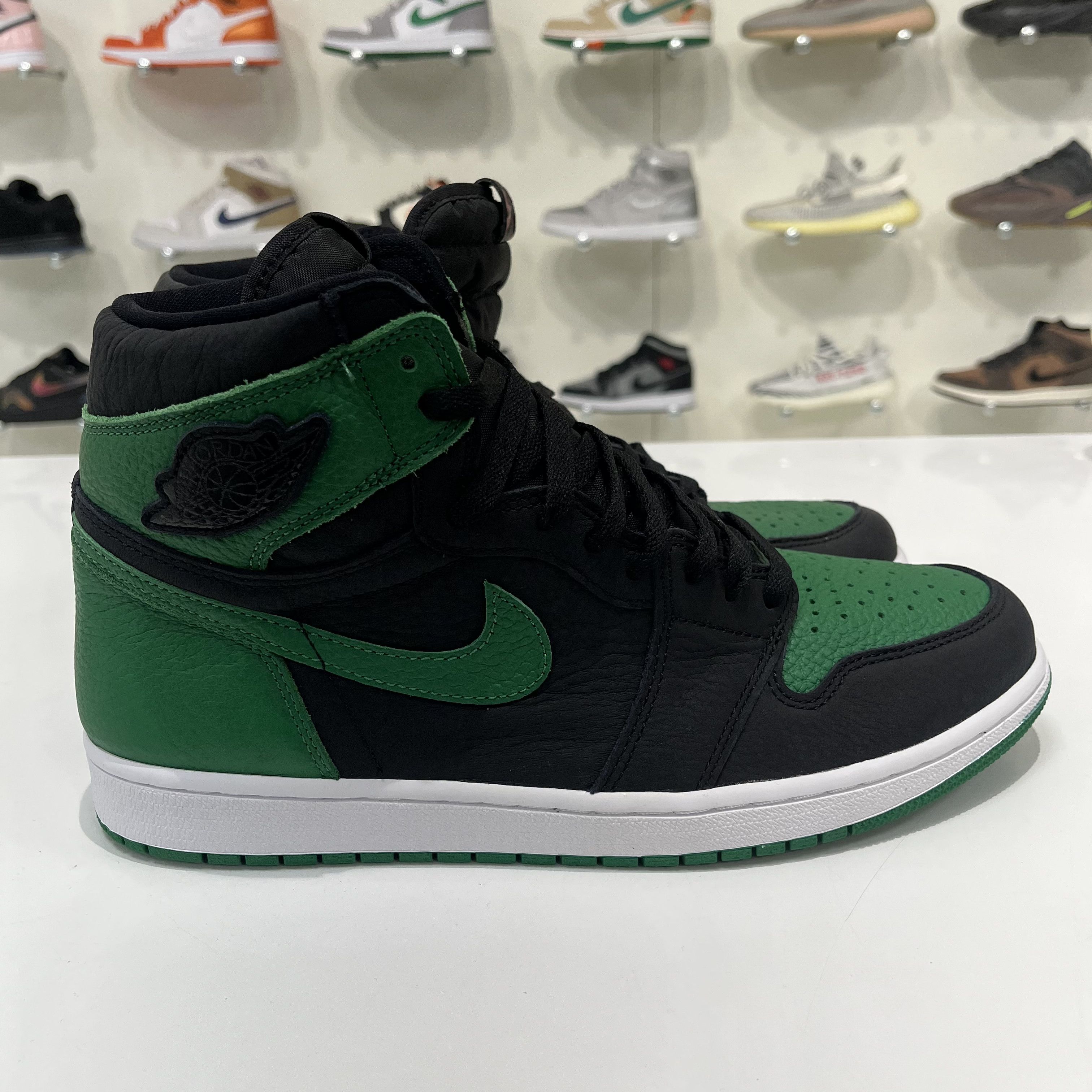 Nike Air Jordan 1 Retro High Pine Green Black Size US 11 / EU 44 - 4 Thumbnail
