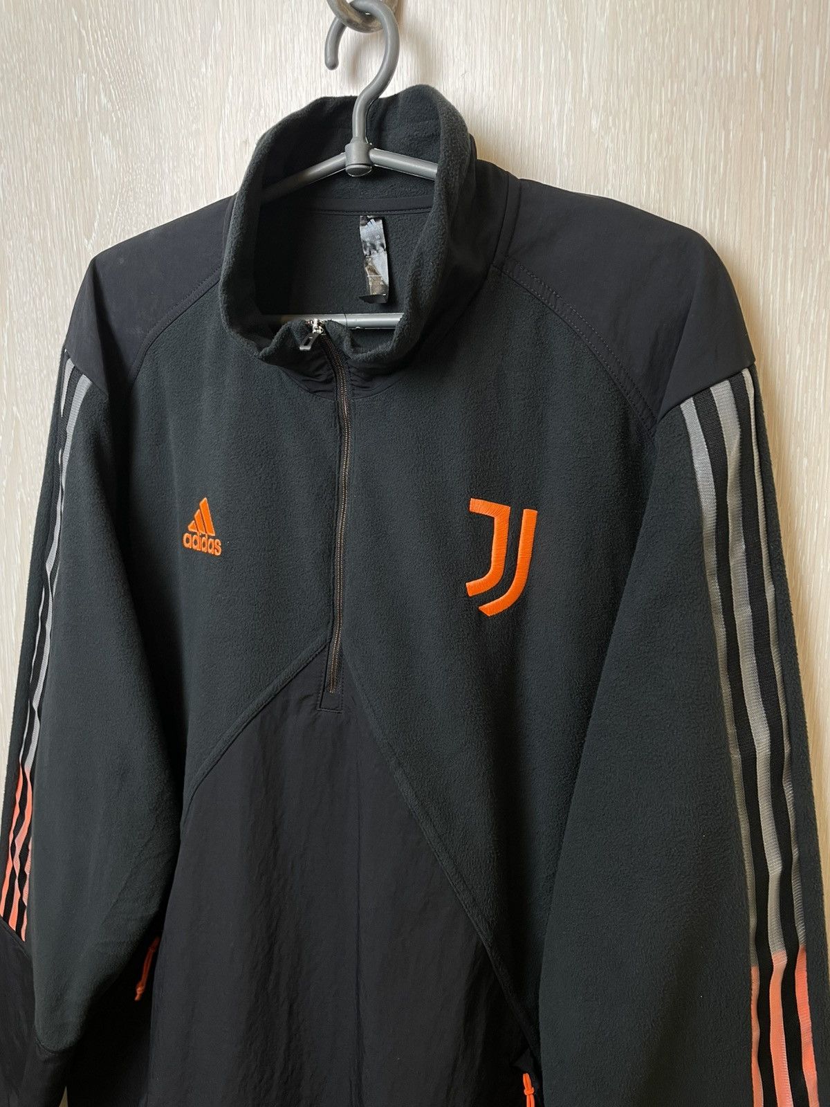 Adidas Adidas Juventus Travel Fleece Top Size US XL / EU 56 / 4 - 4 Thumbnail