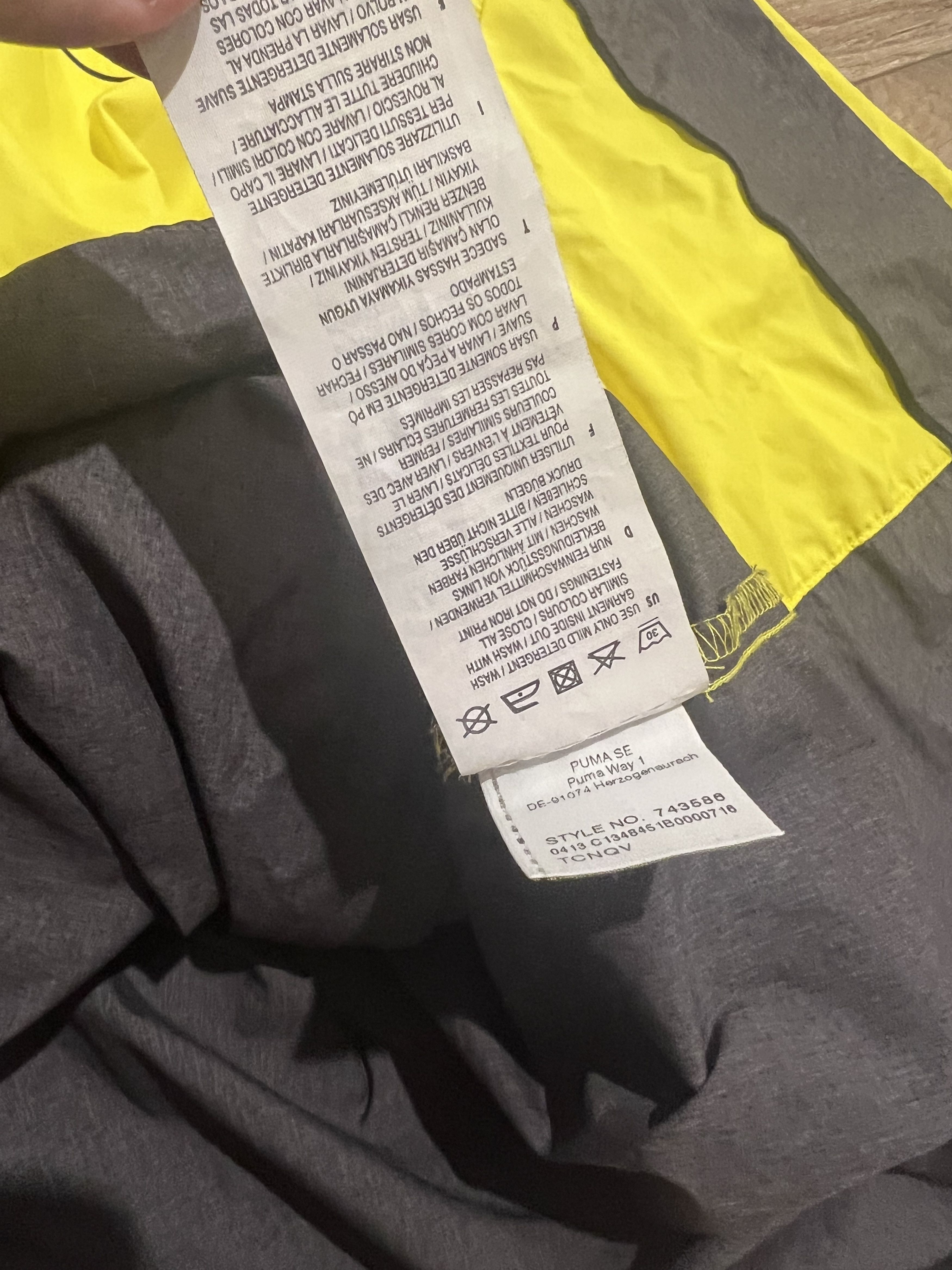 Puma × Vintage Light Jacket Puma Borussia Dortmund Vintage Germany Club Size US M / EU 48-50 / 2 - 10 Thumbnail