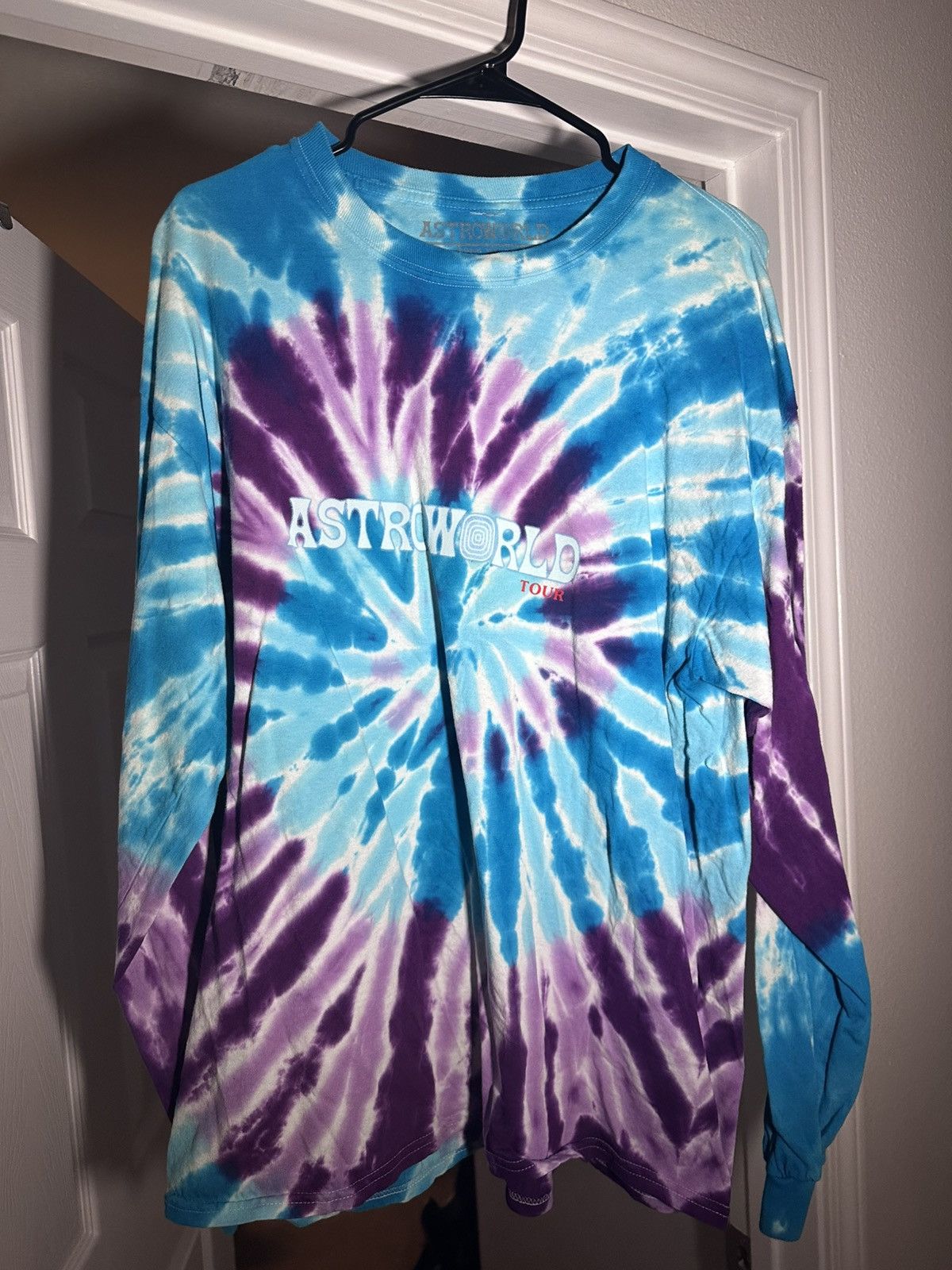 Travis Scott ASTROWORLD TIE DYE TOUR LONG SLEEVE Size US XL / EU 56 / 4 - 1 Thumbnail