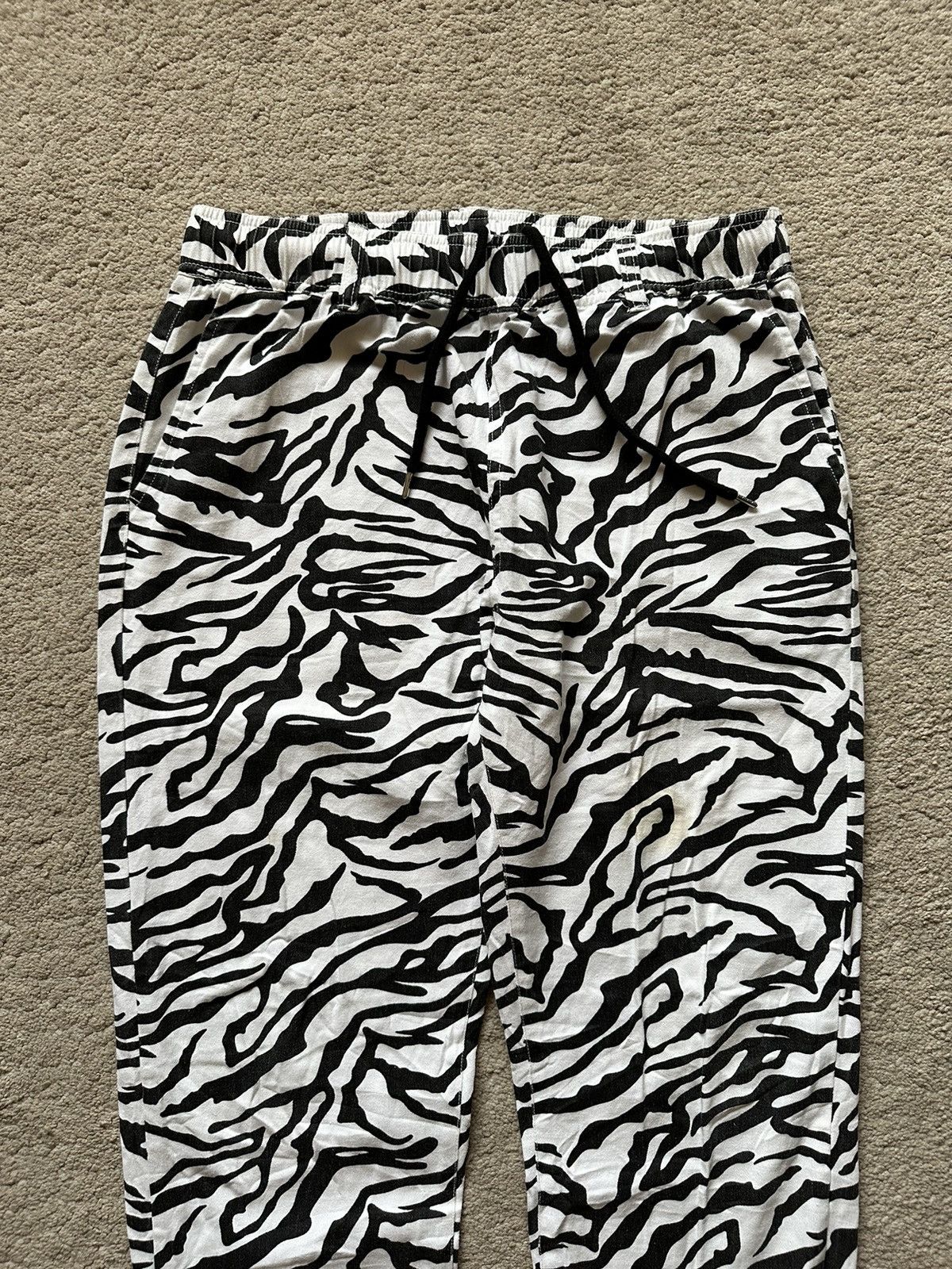 Japanese Brand 2000s Jungle Storm Zebra Cotton Easy Pant Size US 31 - 2 Thumbnail