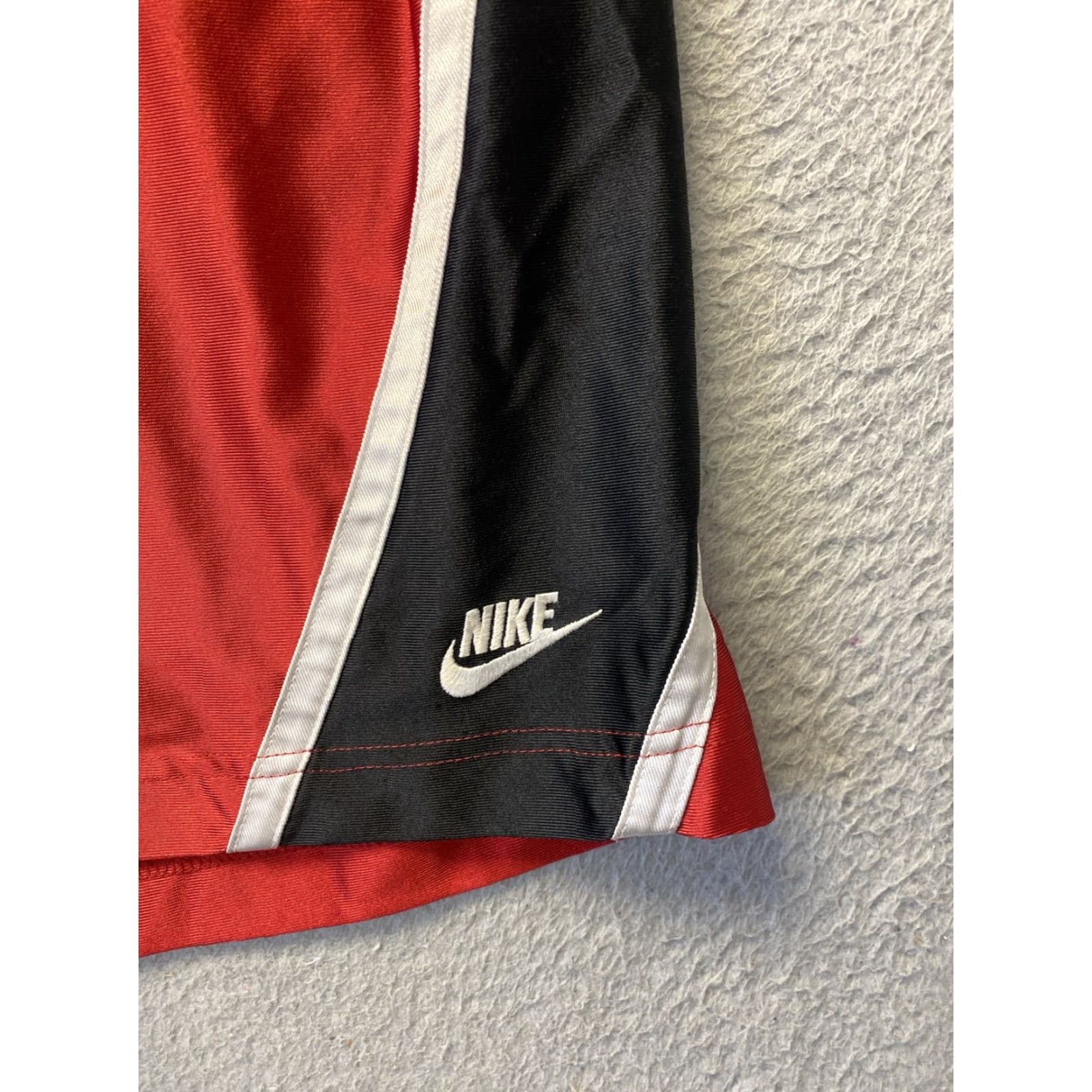 Nike Nike Mens Activewear Shorts Size L Red Black /114-50 Size US 31 - 2 Thumbnail