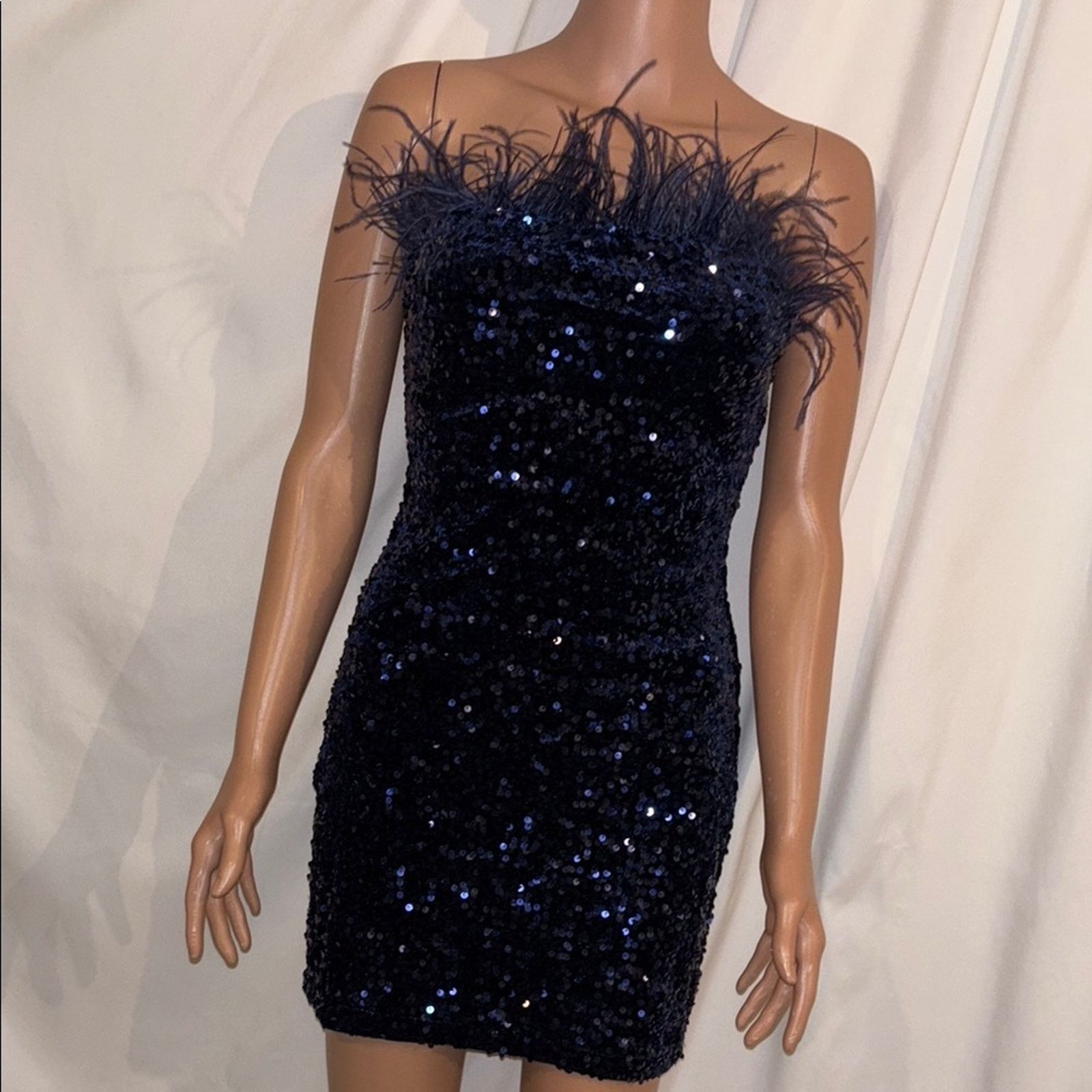 The Unbranded Brand B Darlin Navy Sequin Strapless Dress Size 6 Size M / US 6-8 / IT 42-44 - 1 Thumbnail