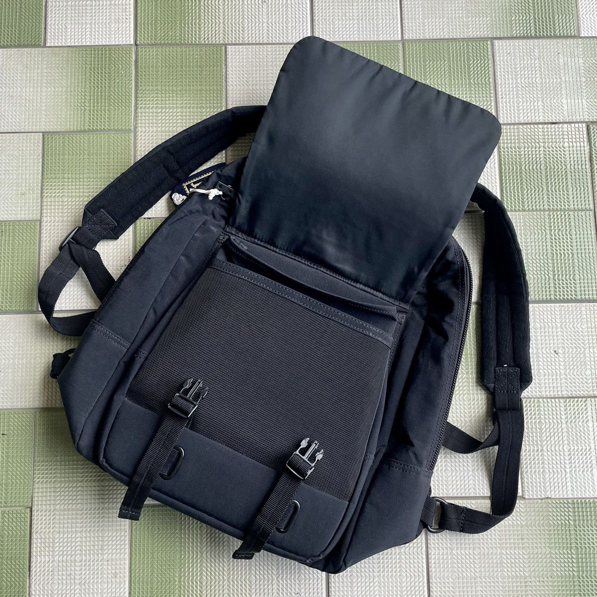 Japanese Brand ❗️Outdoor Gear Style Hedgren Multi-Pocket Black Backpack Size ONE SIZE - 8 Thumbnail