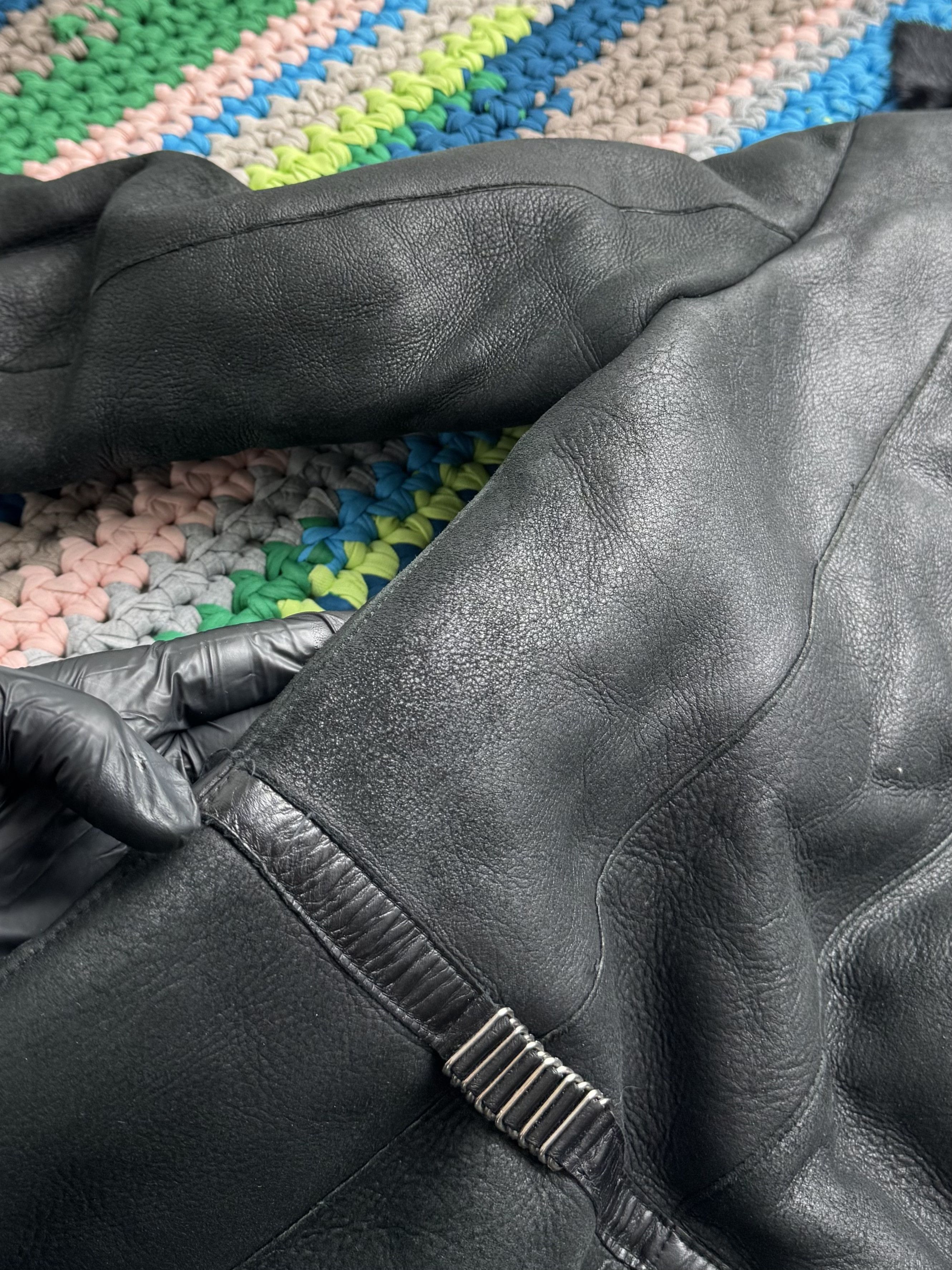 Vintage Vintage Black Sheepskin Leather Coat Long Zip Size S / US 4 / IT 40 - 24 Thumbnail