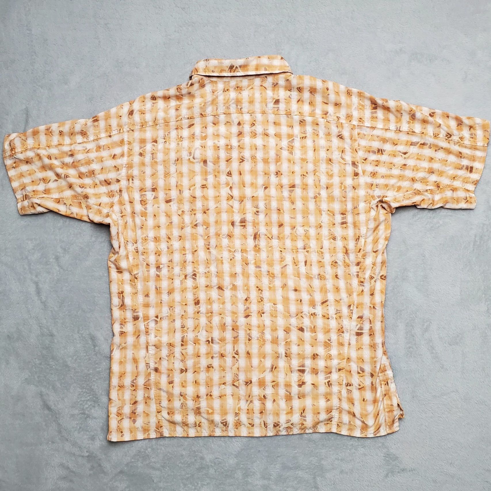 Mountain Hardwear VINTAGE Mountain Hardwear Shirt Mens Large Orange Short Sleeve Nylon Performance Blend Size US L / EU 52-54 / 3 - 7 Thumbnail