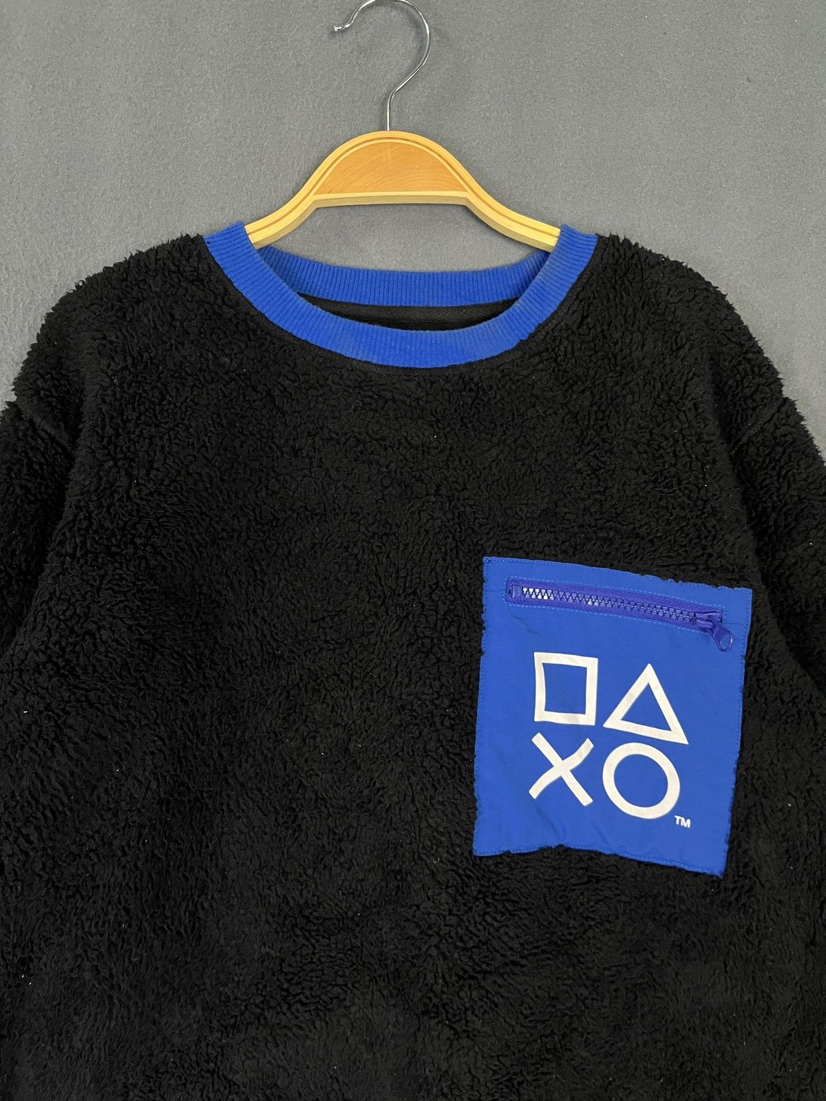 GU × Japanese Brand × Playstation GU x Sony PlayStation Sherpa Fleece Pullover Sweatshirts Size US S / EU 44-46 / 1 - 3 Thumbnail