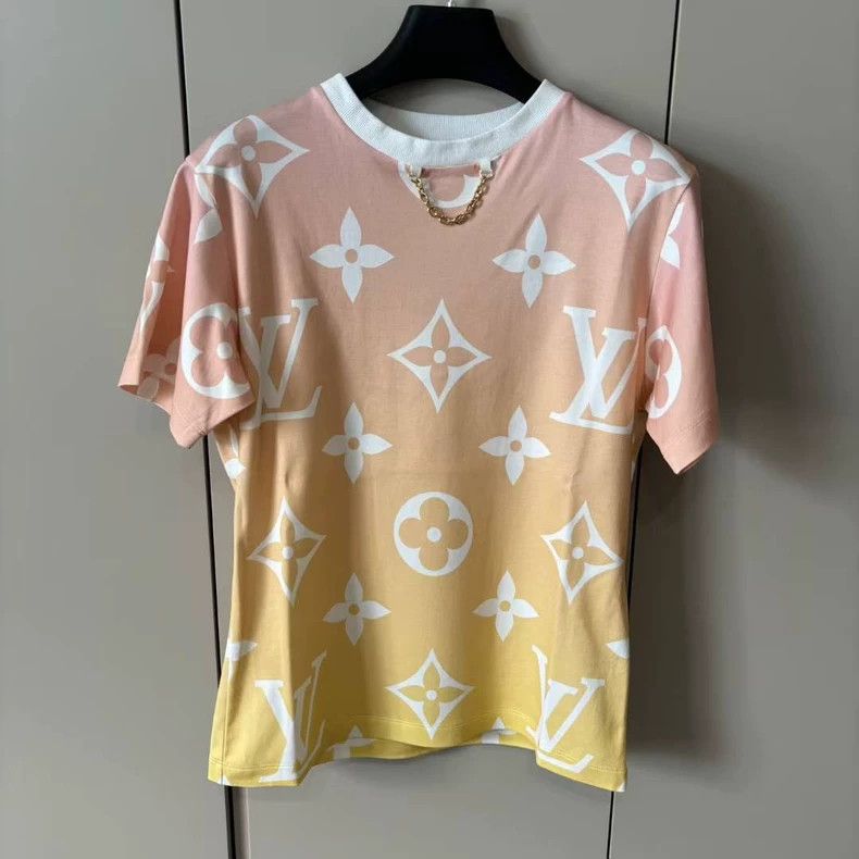 Louis Vuitton Louis Vuitton Full printed chain short sleeves Size XS / US 0-2 / IT 36-38 - 1 Thumbnail