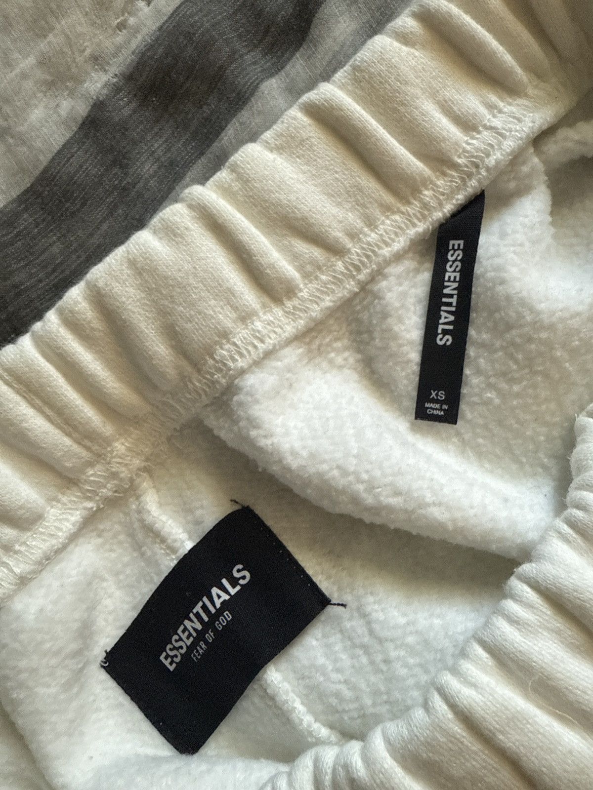 Essentials Fear of God Essentials Sweat Shorts White Size US 30 / EU 46 - 4 Thumbnail