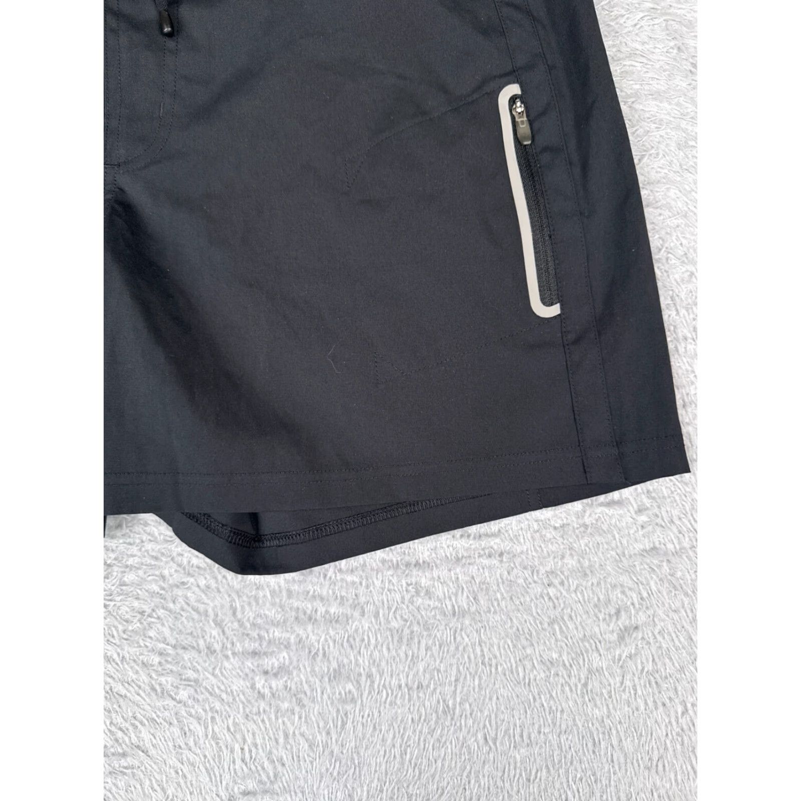 Vintage Columbia Shorts Women Black Nylon Shield Sweat Zipper Pockets Hike Camp 16 36x5 Size 38" / US 16 / IT 52 - 2 Thumbnail