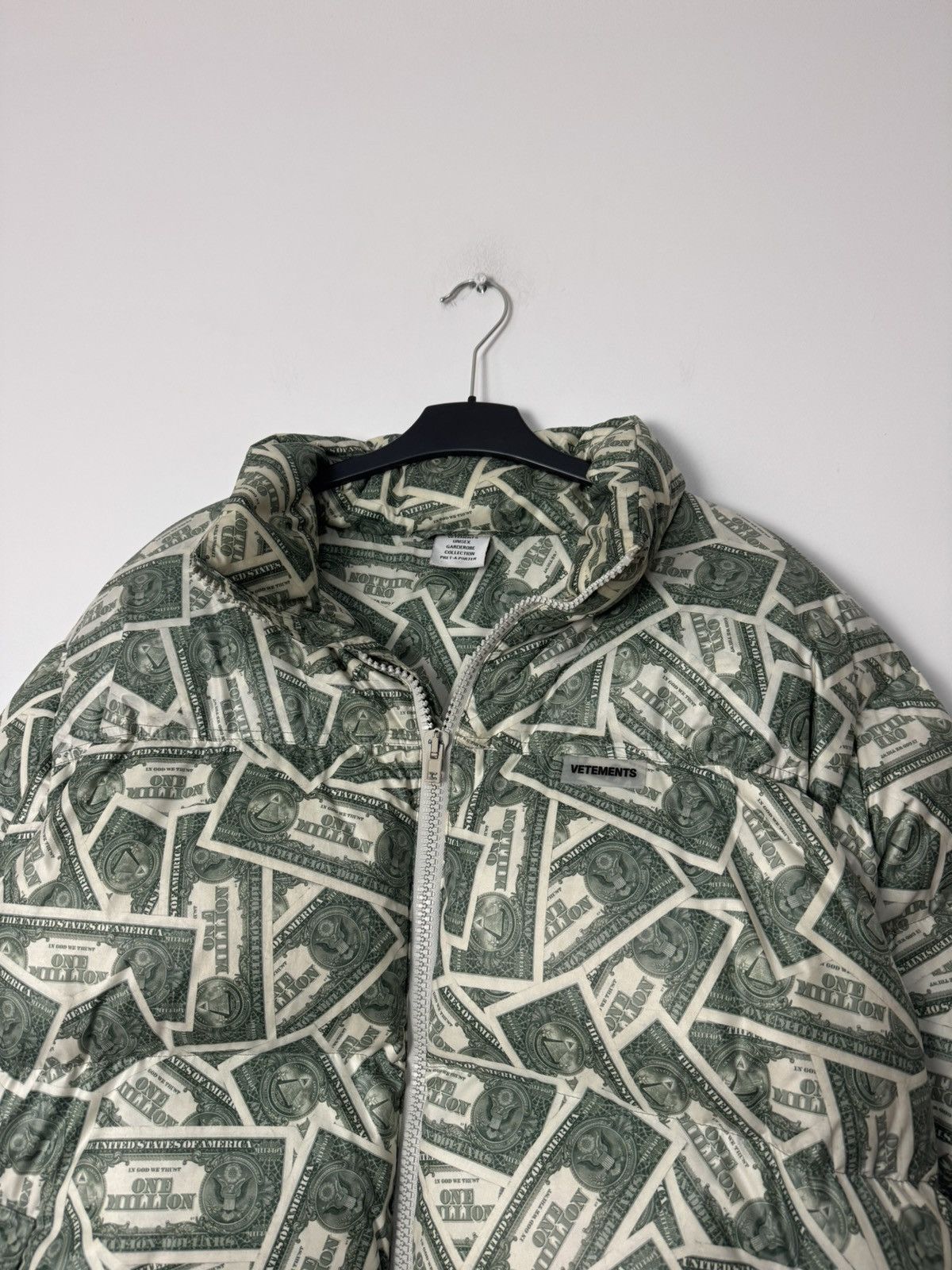 Vetements Vetements Million Dollar Print Down Puffer Jacket Luxury Size US S / EU 44-46 / 1 - 6 Thumbnail