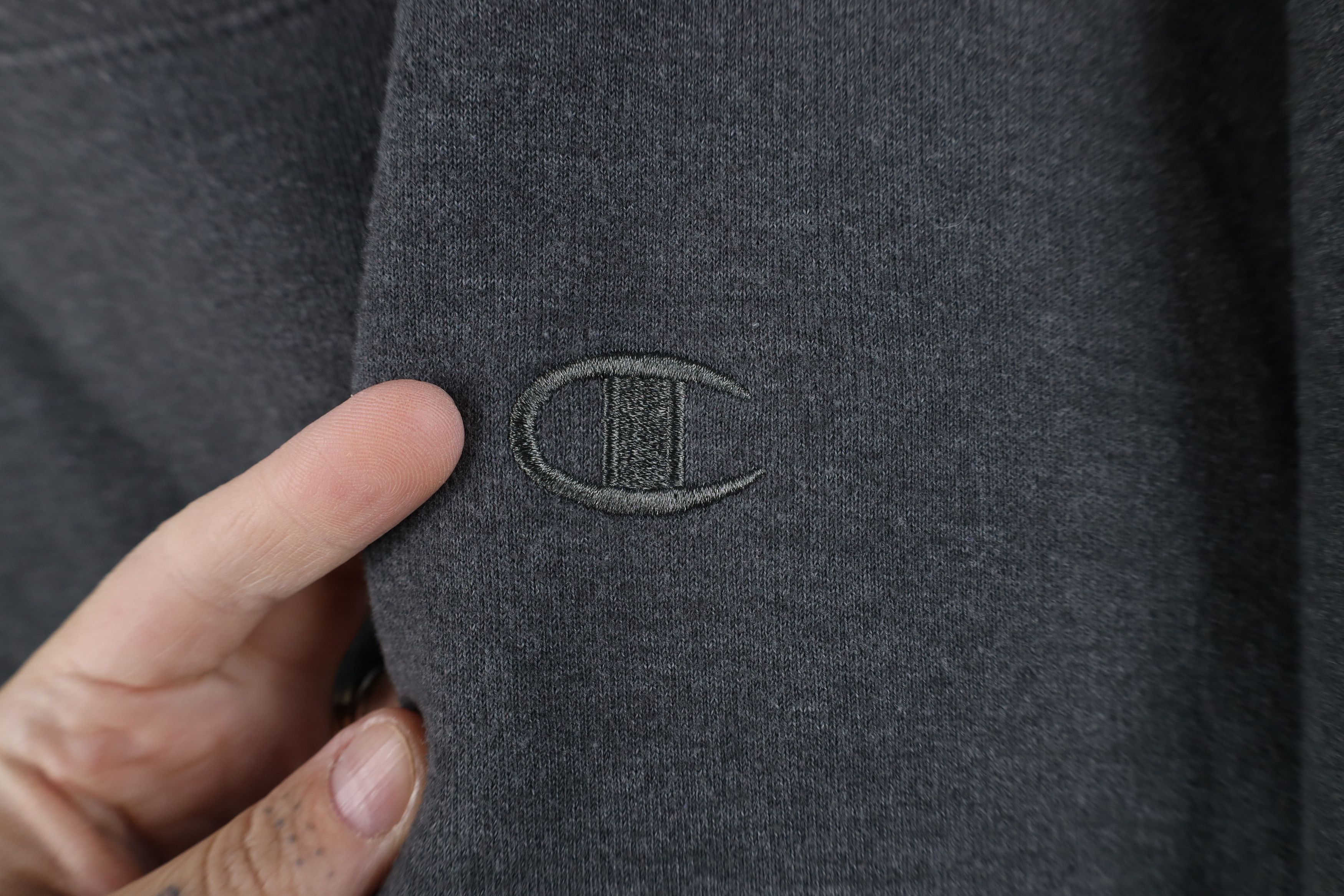Champion Vintage Y2K Champion Monochrome Crewneck Sweatshirt Gray Size US XL / EU 56 / 4 - 4 Thumbnail