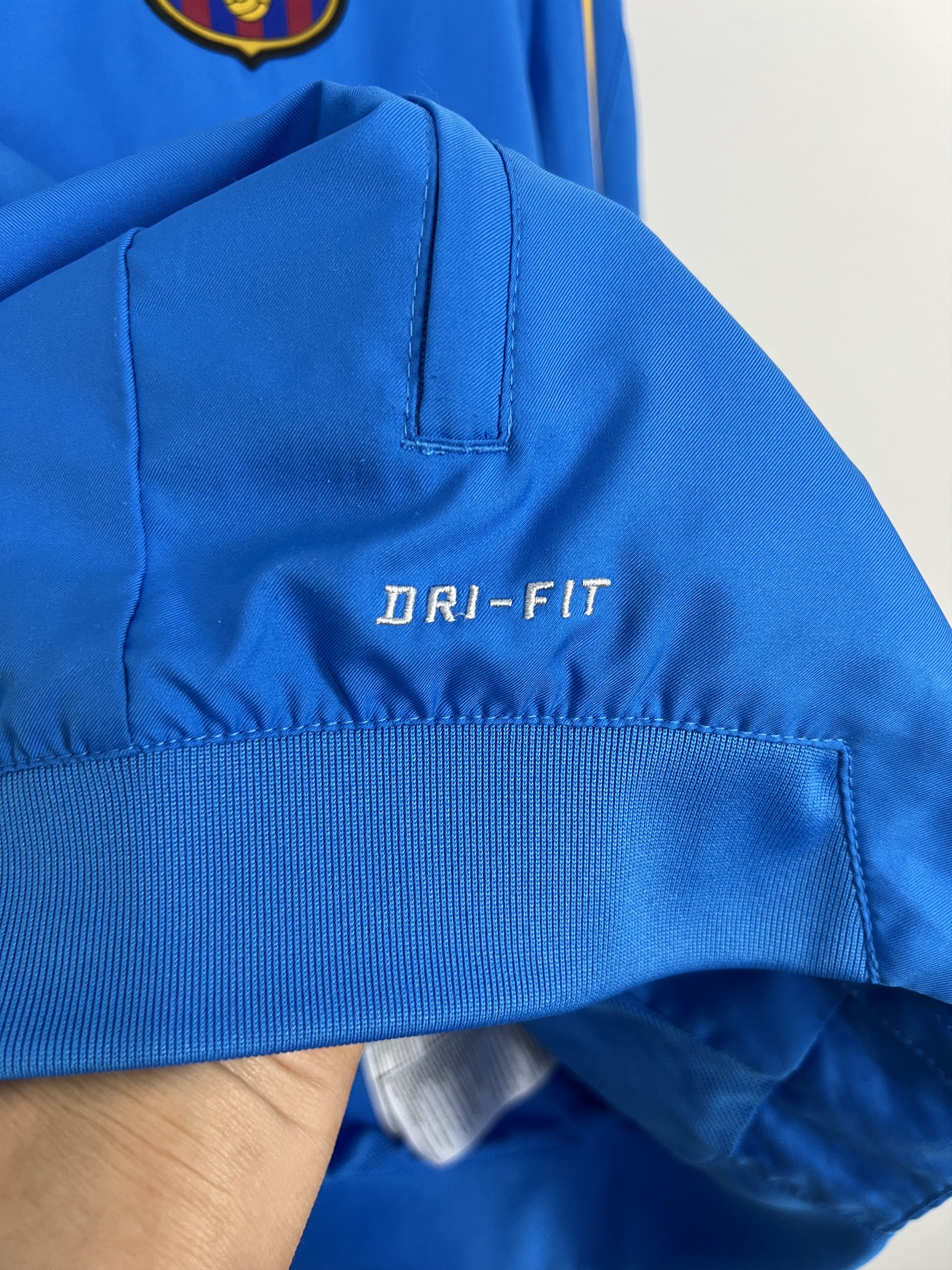 Nike Vintage Nike FC Barcelona Football Blue Train Jacket Soccer Size US M / EU 48-50 / 2 - 6 Thumbnail