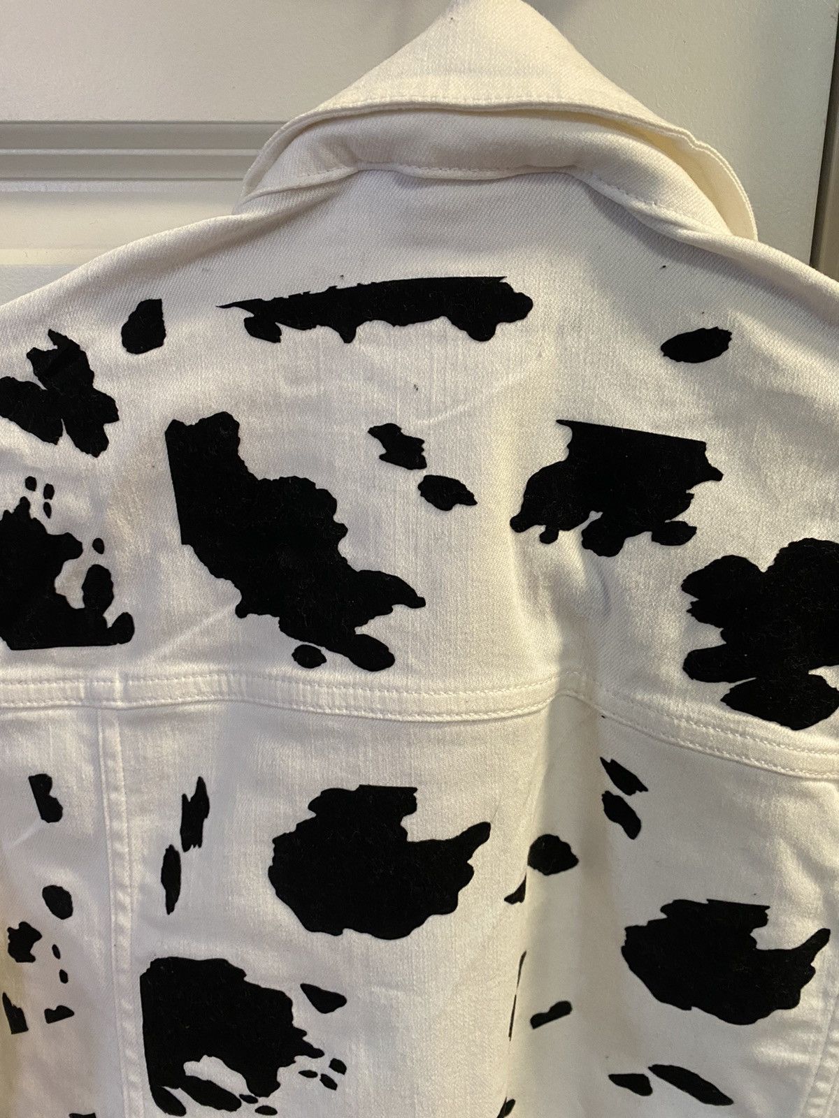 WHITE DENIM COW PRINT JACKET