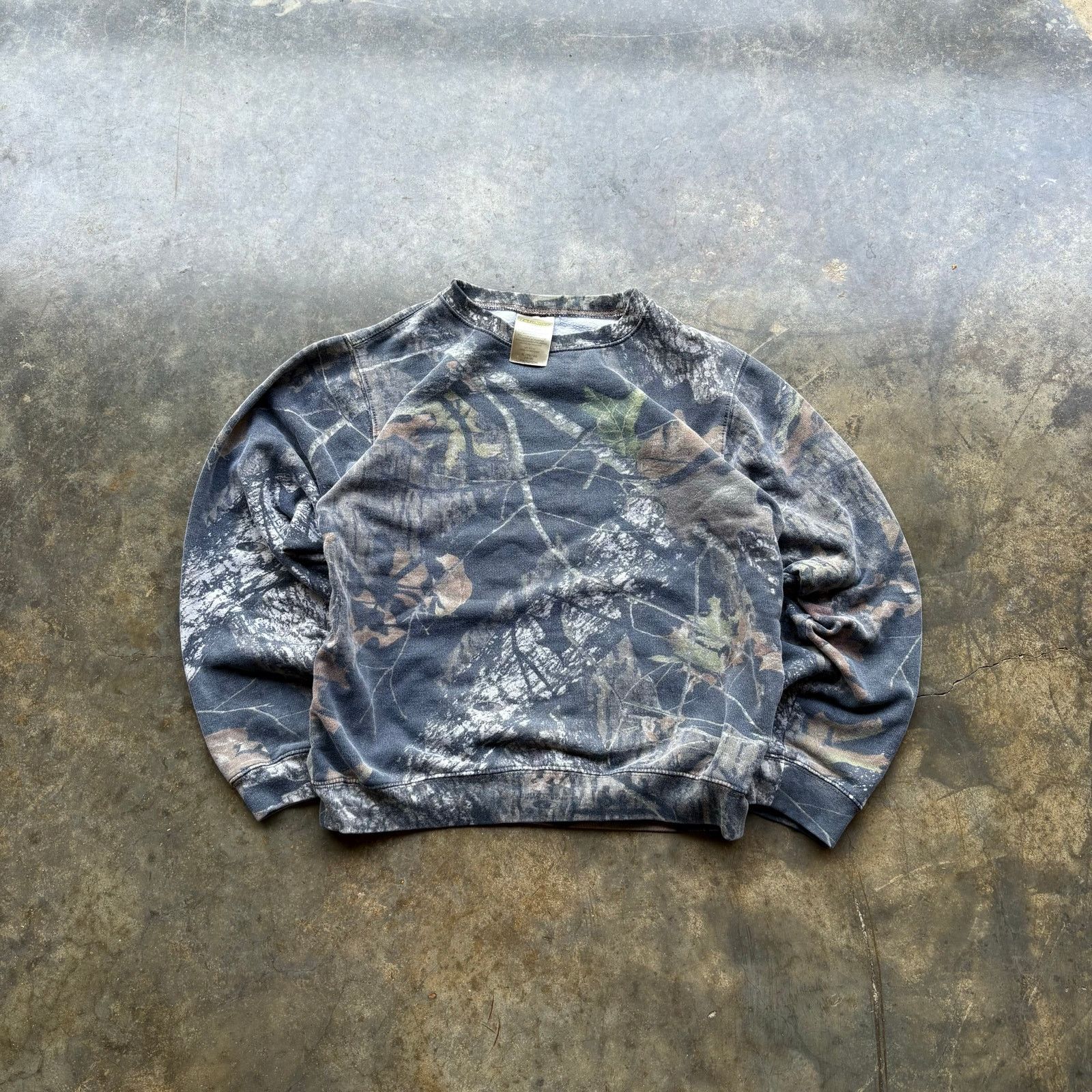 Vintage 90s Mossy oaks faded camo sweatshirt