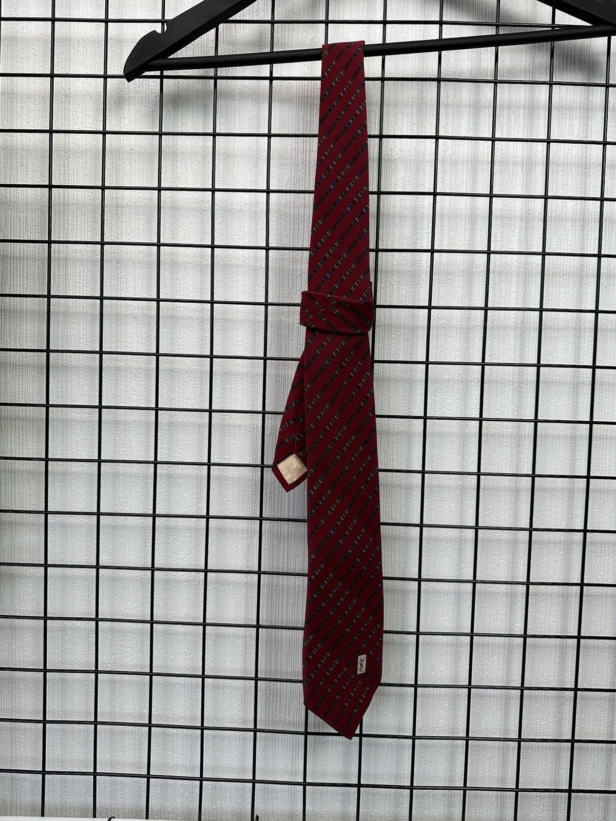 Vintage × Yves Saint Laurent Vintage Yves Saint Laurent tie 100% silk YSL Men OS Red Size ONE SIZE - 6 Thumbnail