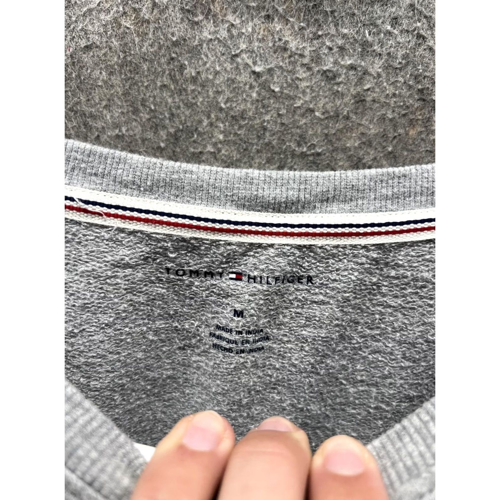 Tommy Hilfiger Tommy Hilfiger Women Medium Gray Fleece Long Sleeve Scoop Neck Shirt Embroidered Size M / US 6-8 / IT 42-44 - 2 Thumbnail