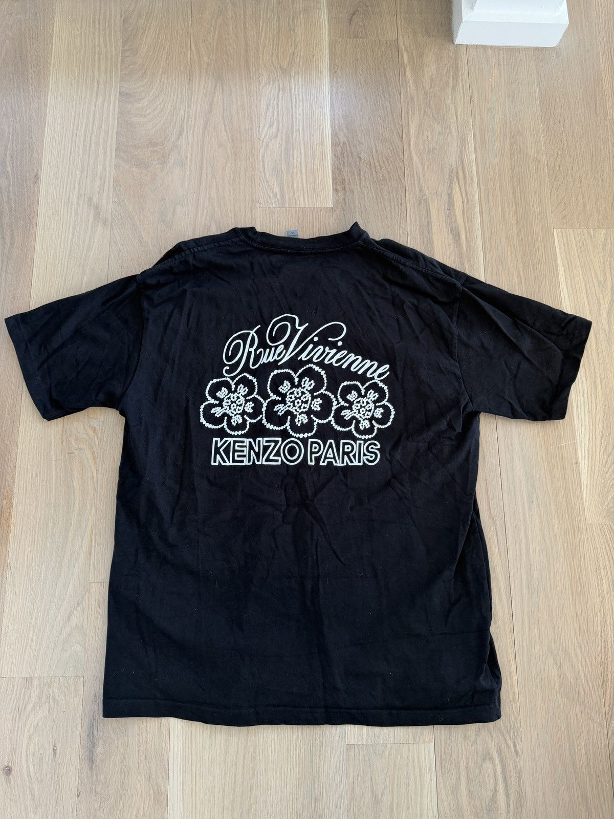 Kenzo Kenzo Paris Rue Vivienne Graphic T-Shirt Size XL Floral Logo Size US XL / EU 56 / 4 - 3 Thumbnail