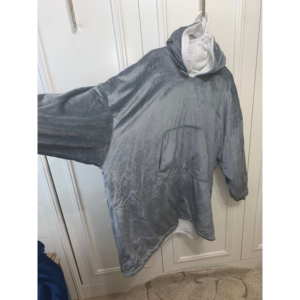 The Unbranded Brand Wearable Blanket Hoodie Unisex One Size Gray Sherpa Robe Size ONE SIZE - 2 Thumbnail