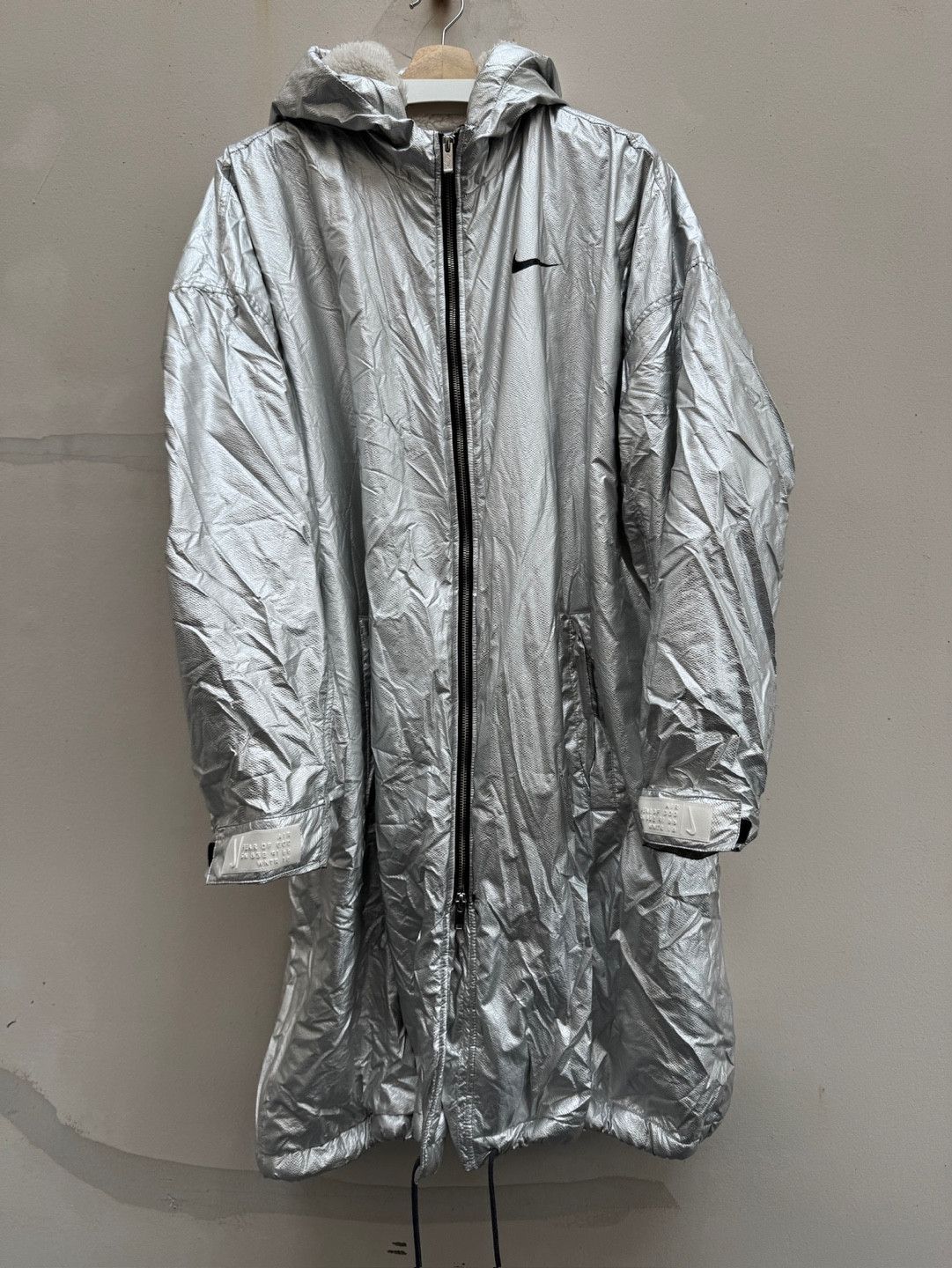 Fear of God × Nike Nike x Fear Of God Parka Jacket Metalic Silver Coat Bomber Size US L / EU 52-54 / 3 - 2 Thumbnail