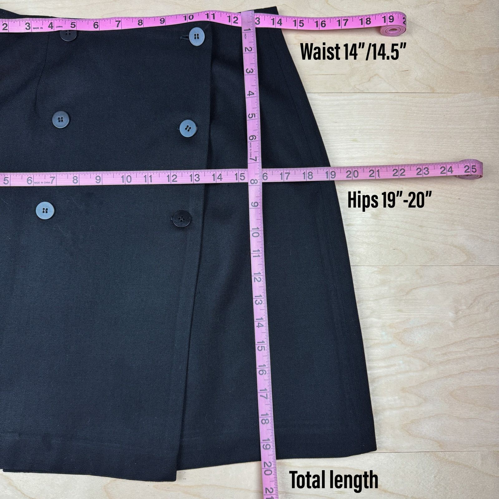 Vintage Vintage 1990s Black Wool Button Front Mini Wrap Skirt Size 28" / US 6 / IT 42 - 6 Thumbnail