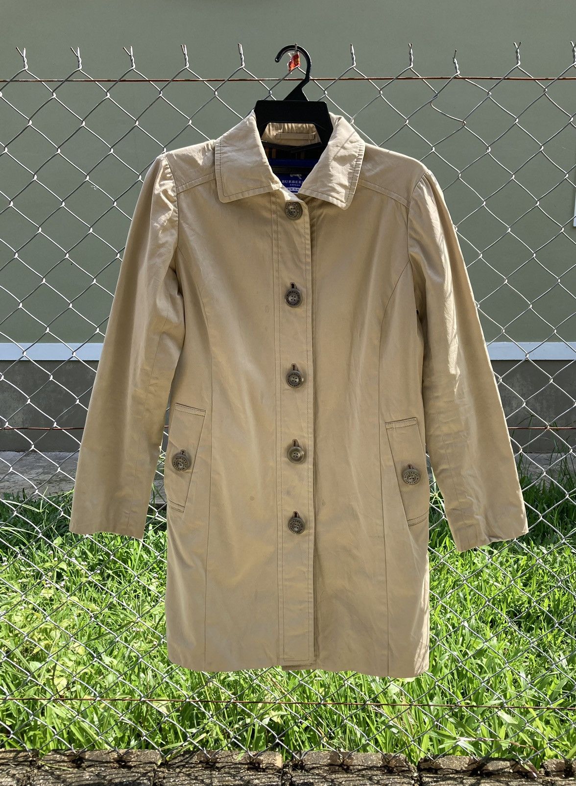 水木！BURBERRY　BLUE LABEL　コート BURBERRY BLUE LABEL ショートコート ¥7.700- オフモール掲載中