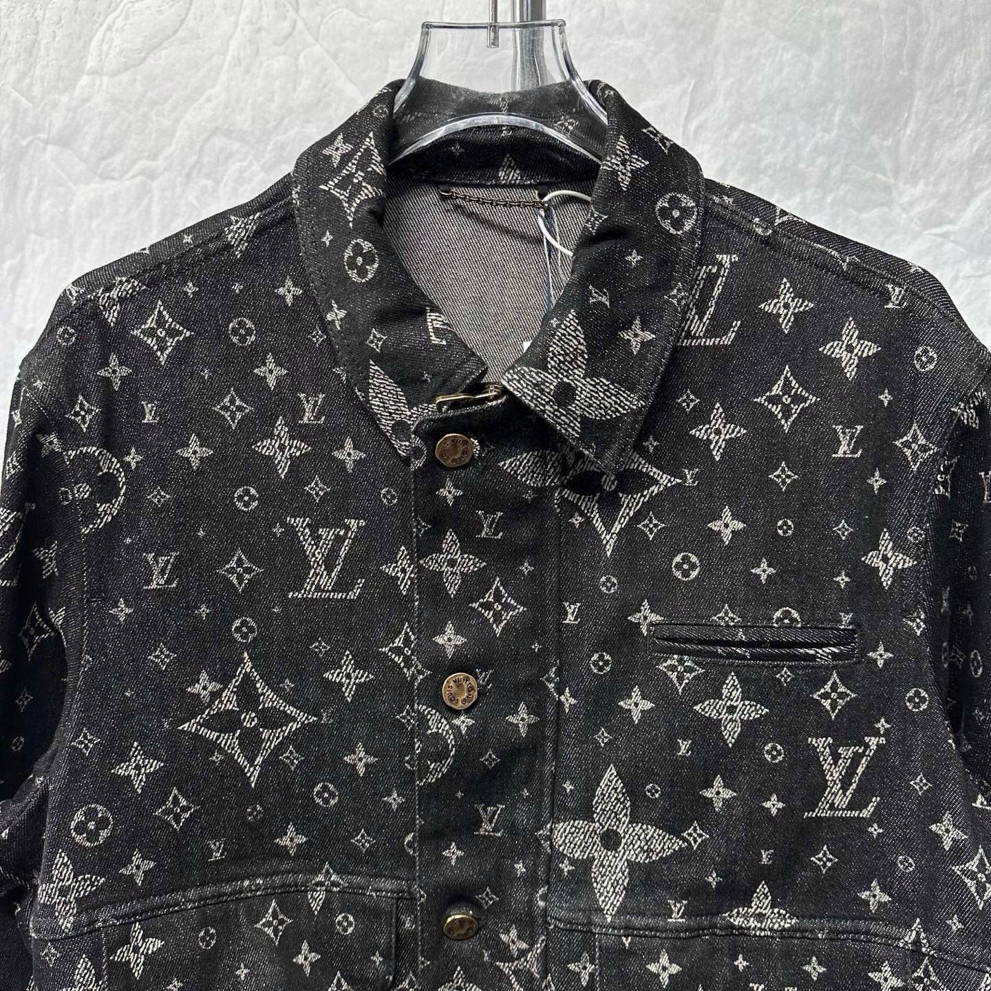 Louis Vuitton Louis Vuitton SS24 Monogram Denim Jacket Size US L / EU 52-54 / 3 - 2 Thumbnail