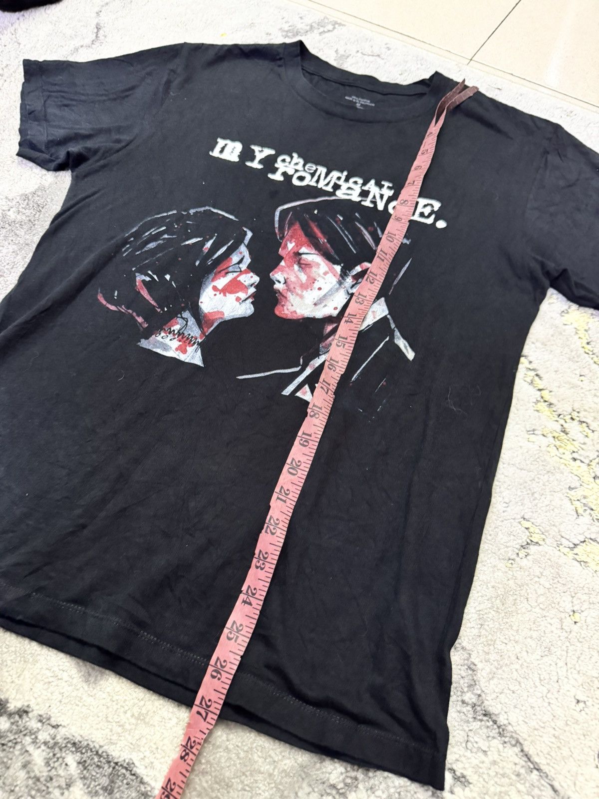Band Tees Y2K MY CHEMICAL ROMANCE THREE CHEERS FOR SWEET REVENGE SHIRT Size US M / EU 48-50 / 2 - 4 Thumbnail