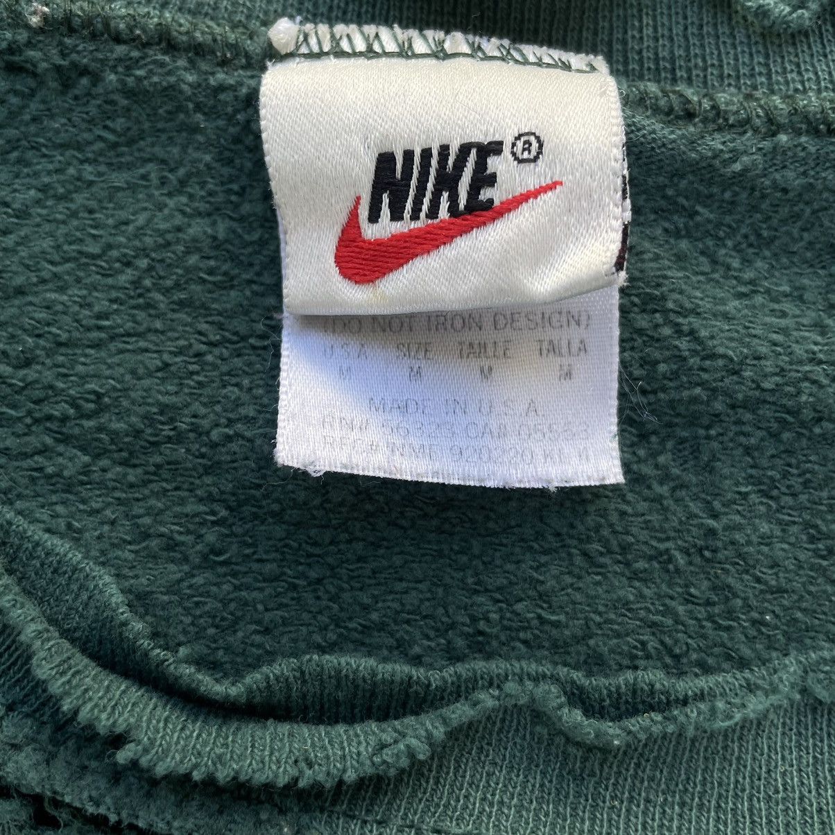 Nike Vintage Nike Big Logo Thrashed Faded Crewneck Size Medium Size US M / EU 48-50 / 2 - 5 Thumbnail