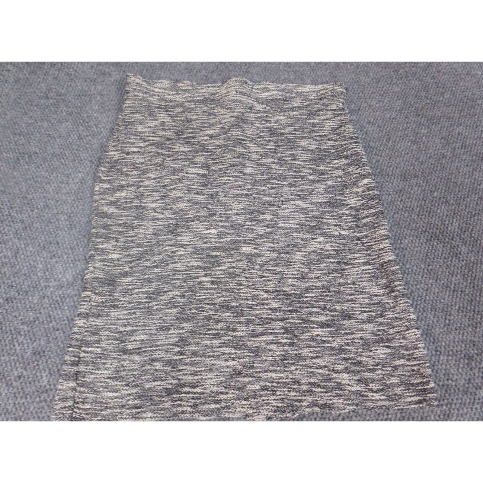Vintage Daniel Rainn Womens Skirt XL Gray A-Line Zip Stretch Knee Length Knit Ruffle Casual Designer Flower Vintage No (adjusted) Size 40" / US 18 - 3 Thumbnail