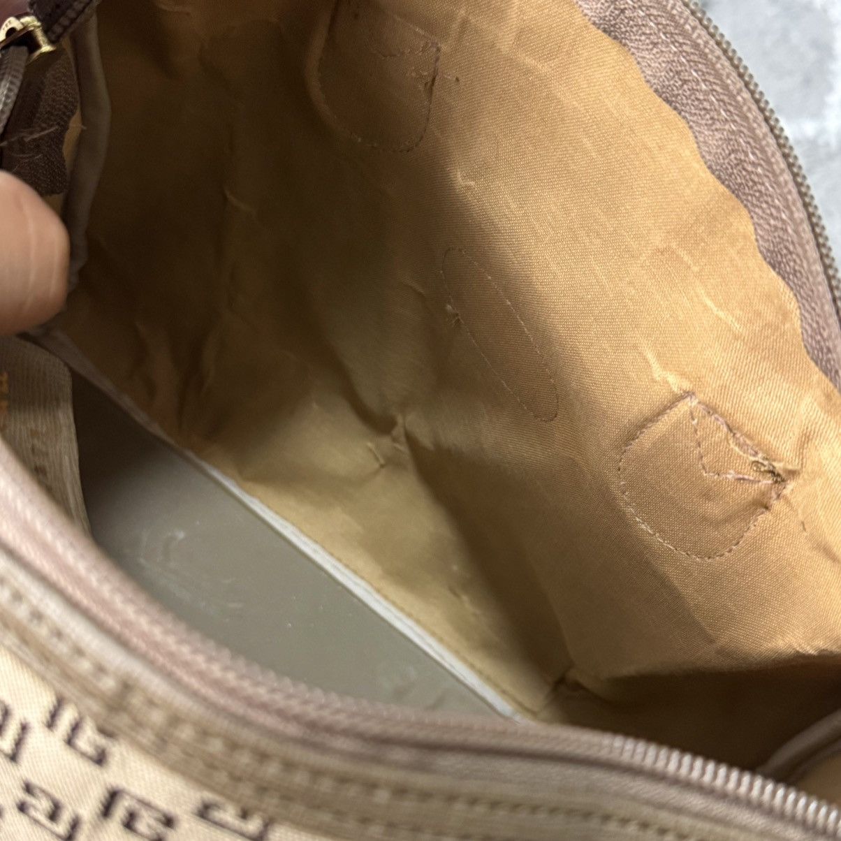 Pierre Balmain Vintage Pierre Balmain Boston Monogram Handbag Size ONE SIZE - 11 Thumbnail
