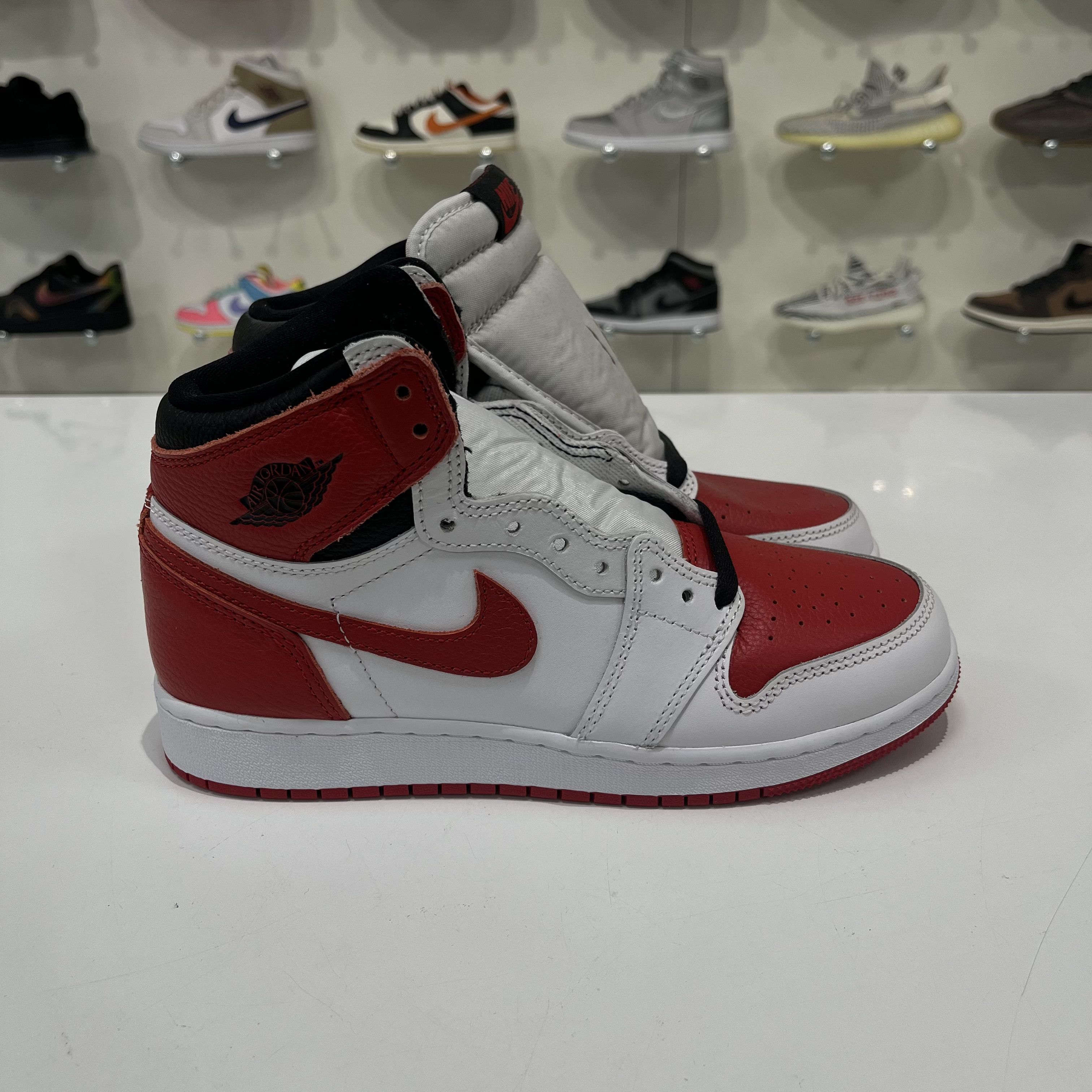Nike Air Jordan 1 Retro High OG Heritage Size US 5.5 / EU 38 - 4 Thumbnail