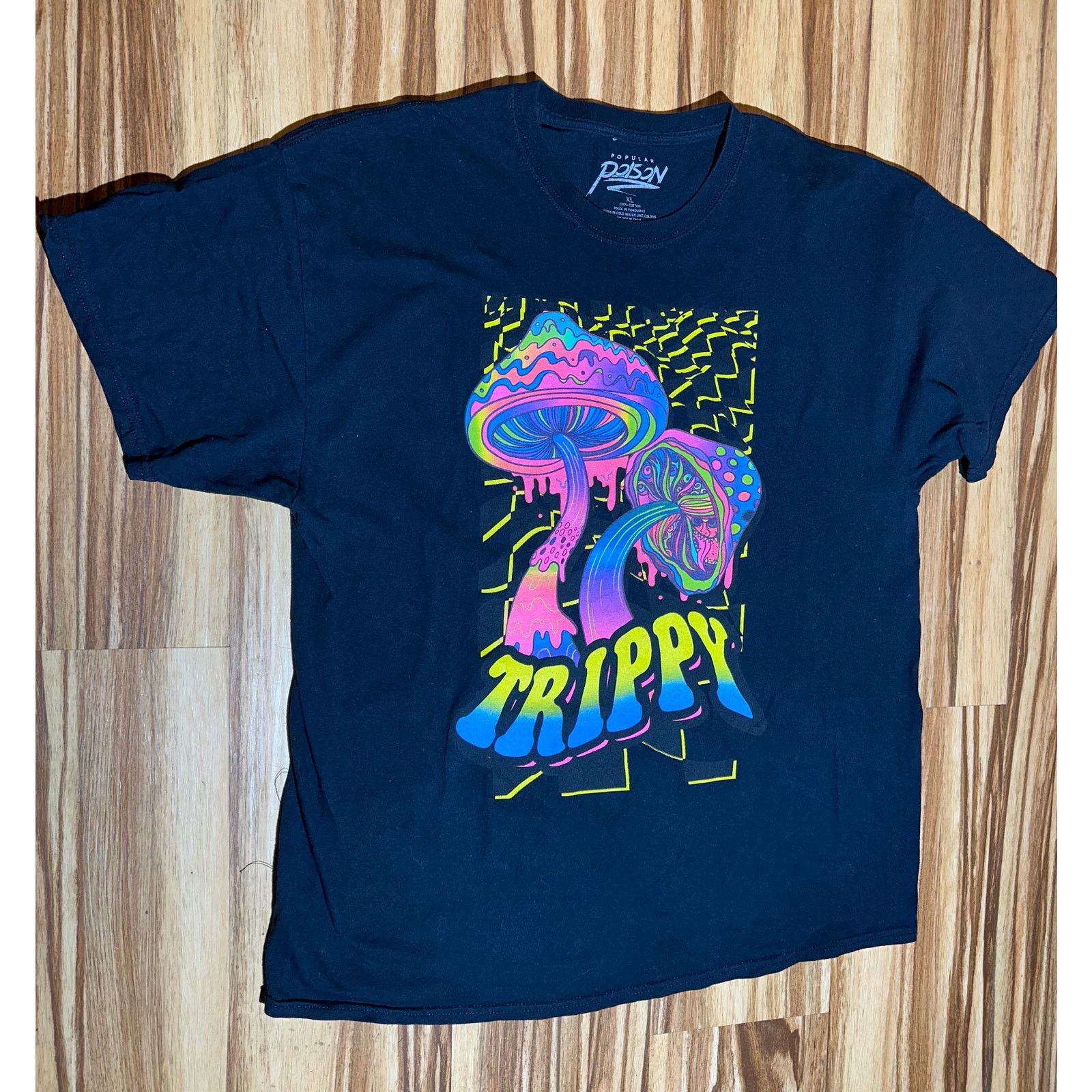 & Other Stories Poison Trippy Mushrooms Print Size XL Size US XL / EU 56 / 4 - 2 Thumbnail