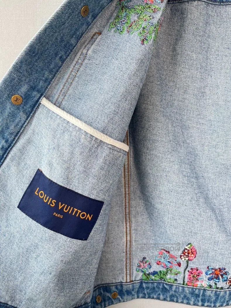 Louis Vuitton Louis Vuitton Floral Embroidered Denim Jacket. Size US S / EU 44-46 / 1 - 4 Thumbnail