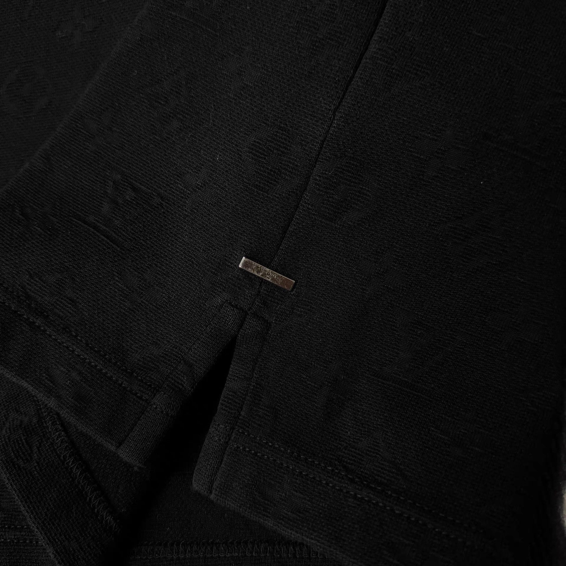 Louis Vuitton LV Black All-Over 3D Embossed Pocket Short Sleeve Tee Q10 Size US S / EU 44-46 / 1 - 4 Thumbnail
