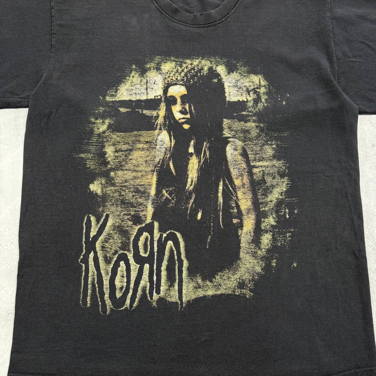 Band Tees Korn Remember Who Are You 2011 Tour Band T Shirt Faded Black Size US L / EU 52-54 / 3 - 7 Thumbnail